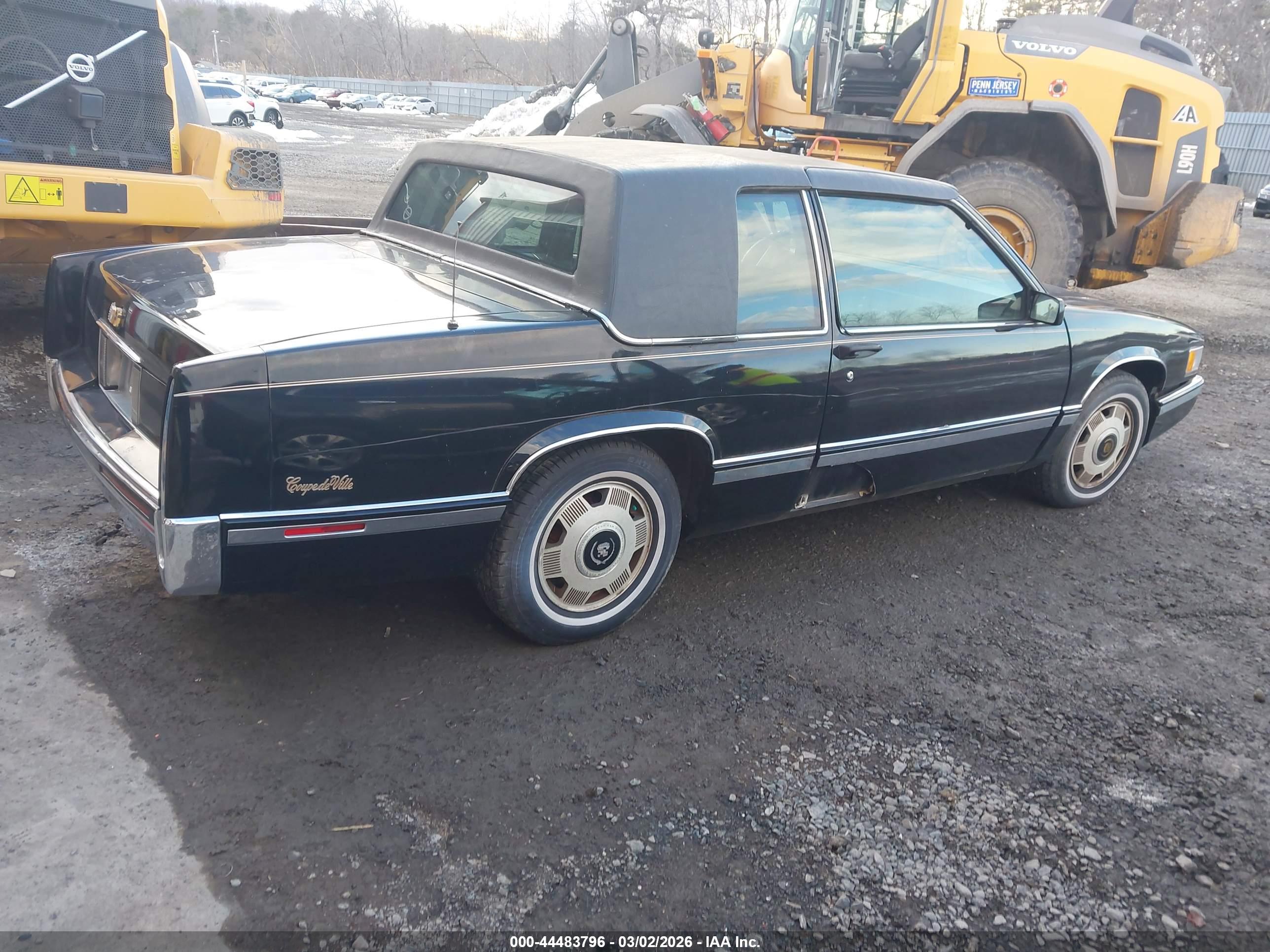 CADILLAC DEVILLE image 4