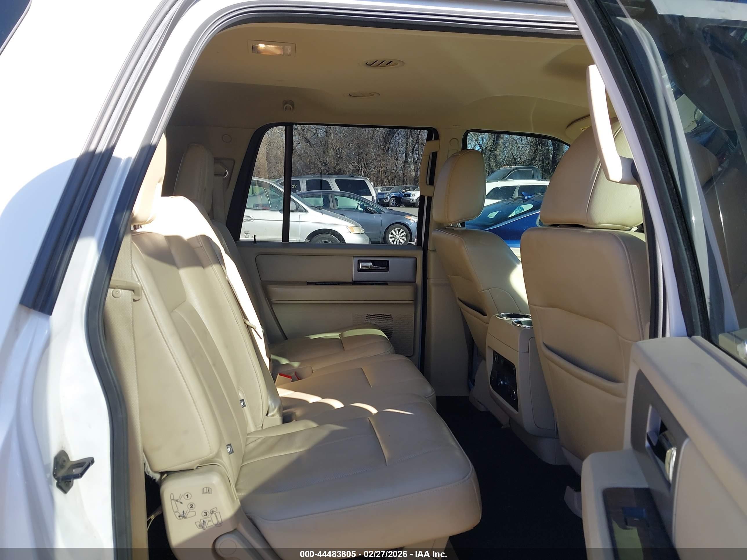 FORD EXPEDITION image 8