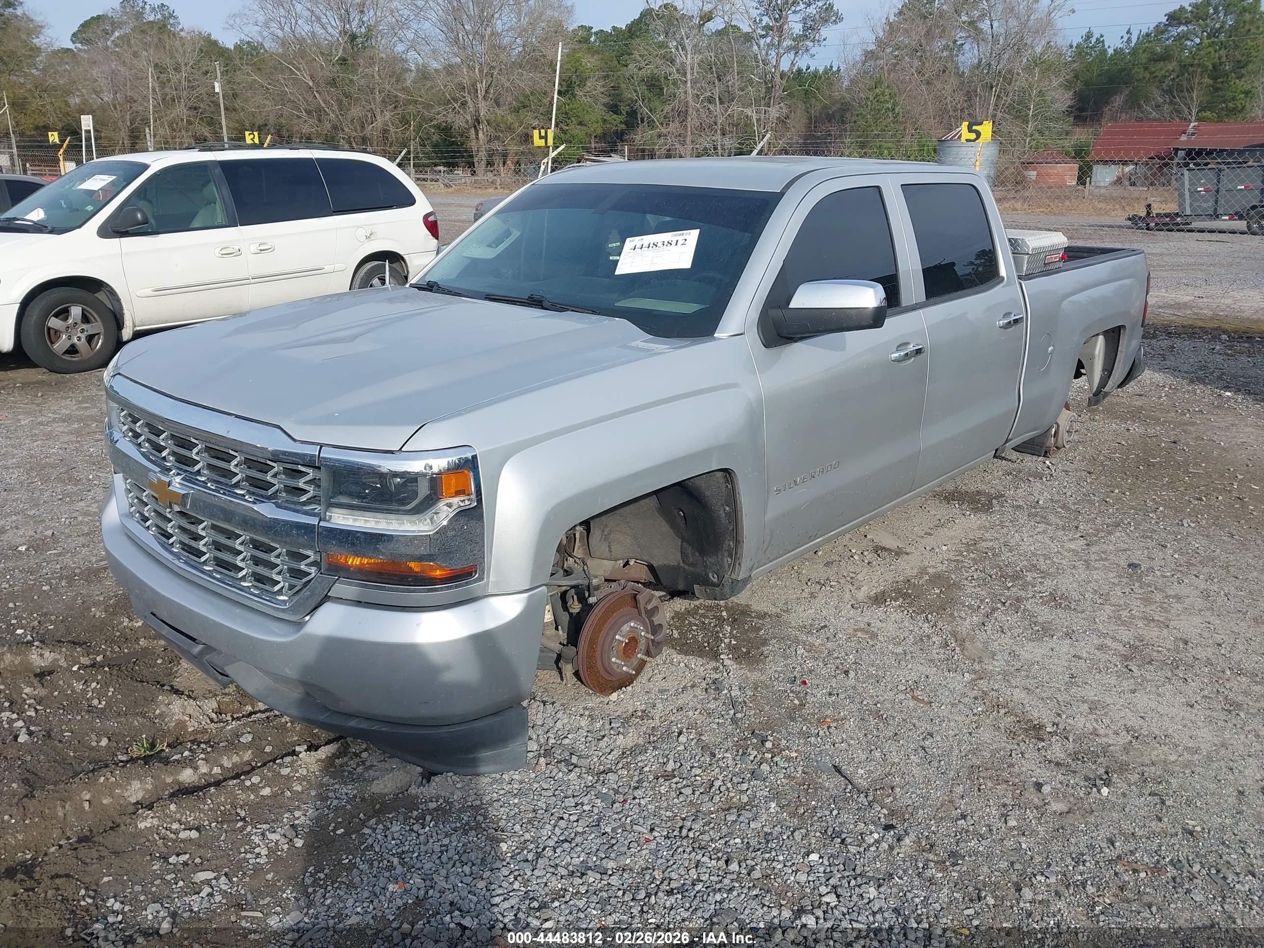 CHEVROLET SILVERADO image 2