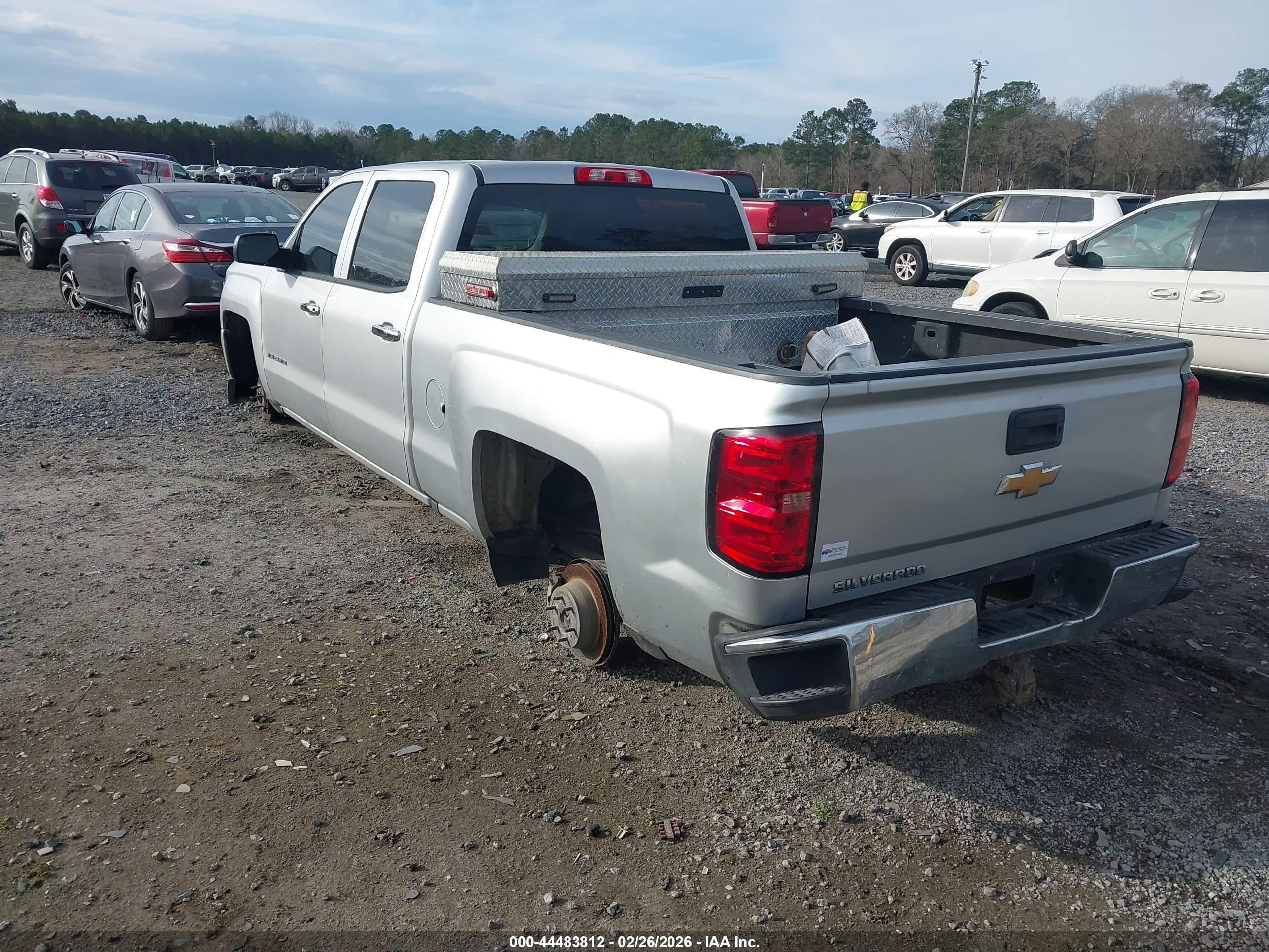 CHEVROLET SILVERADO image 3