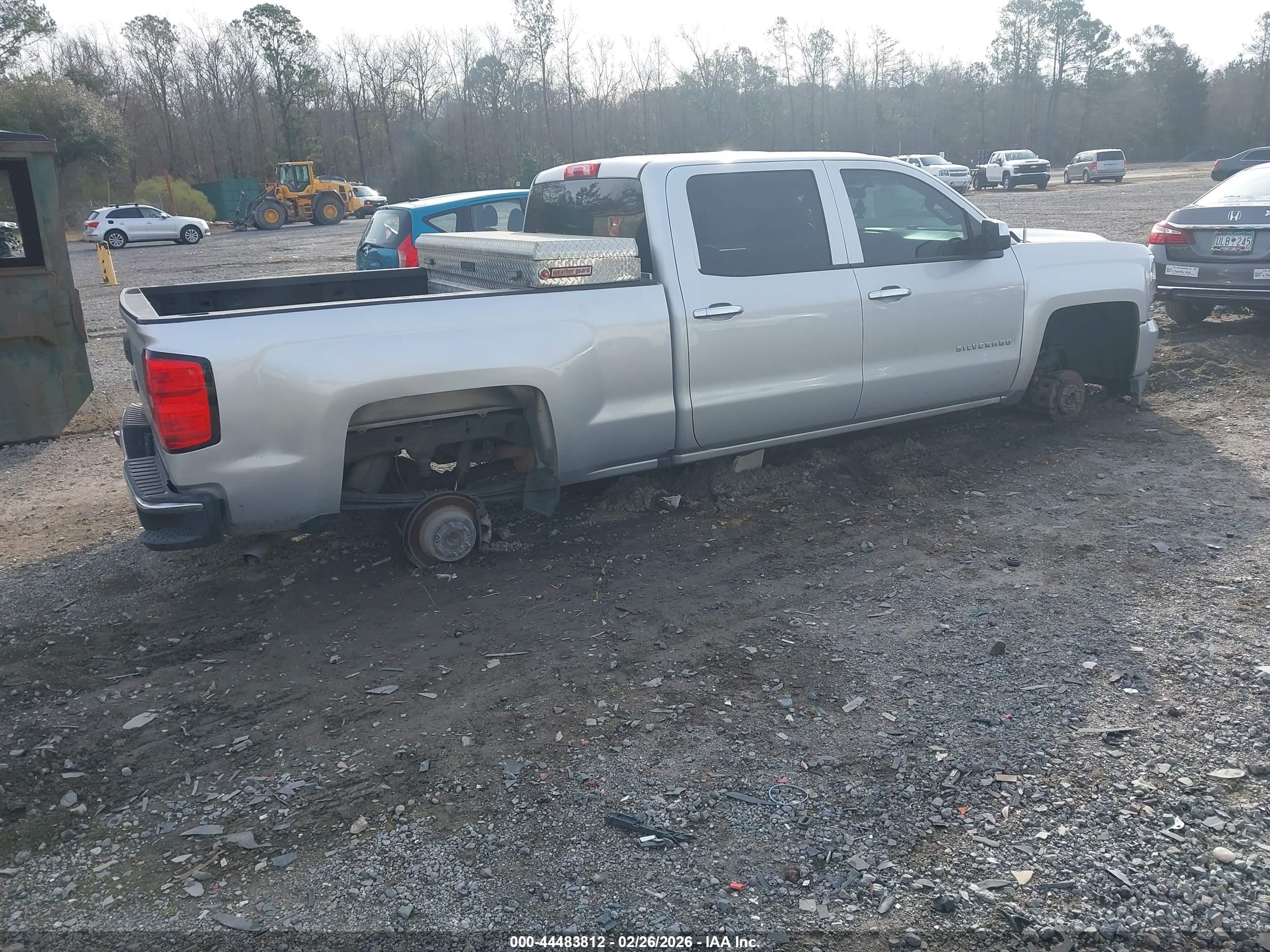 CHEVROLET SILVERADO image 4