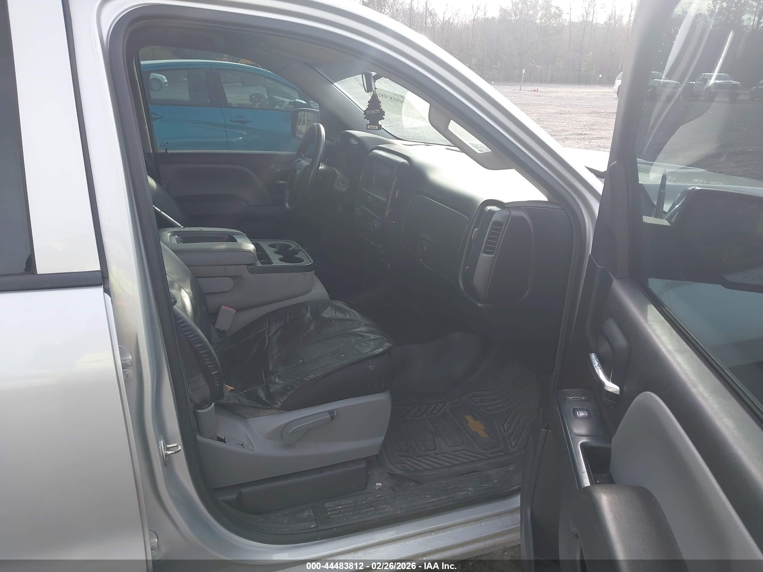 CHEVROLET SILVERADO image 5