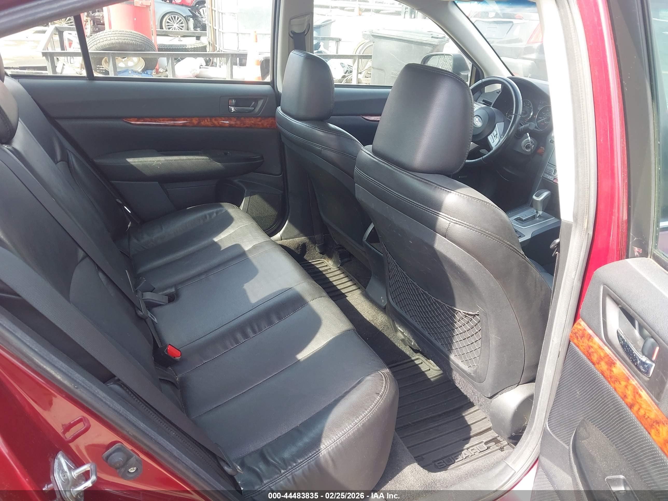 SUBARU LEGACY image 8