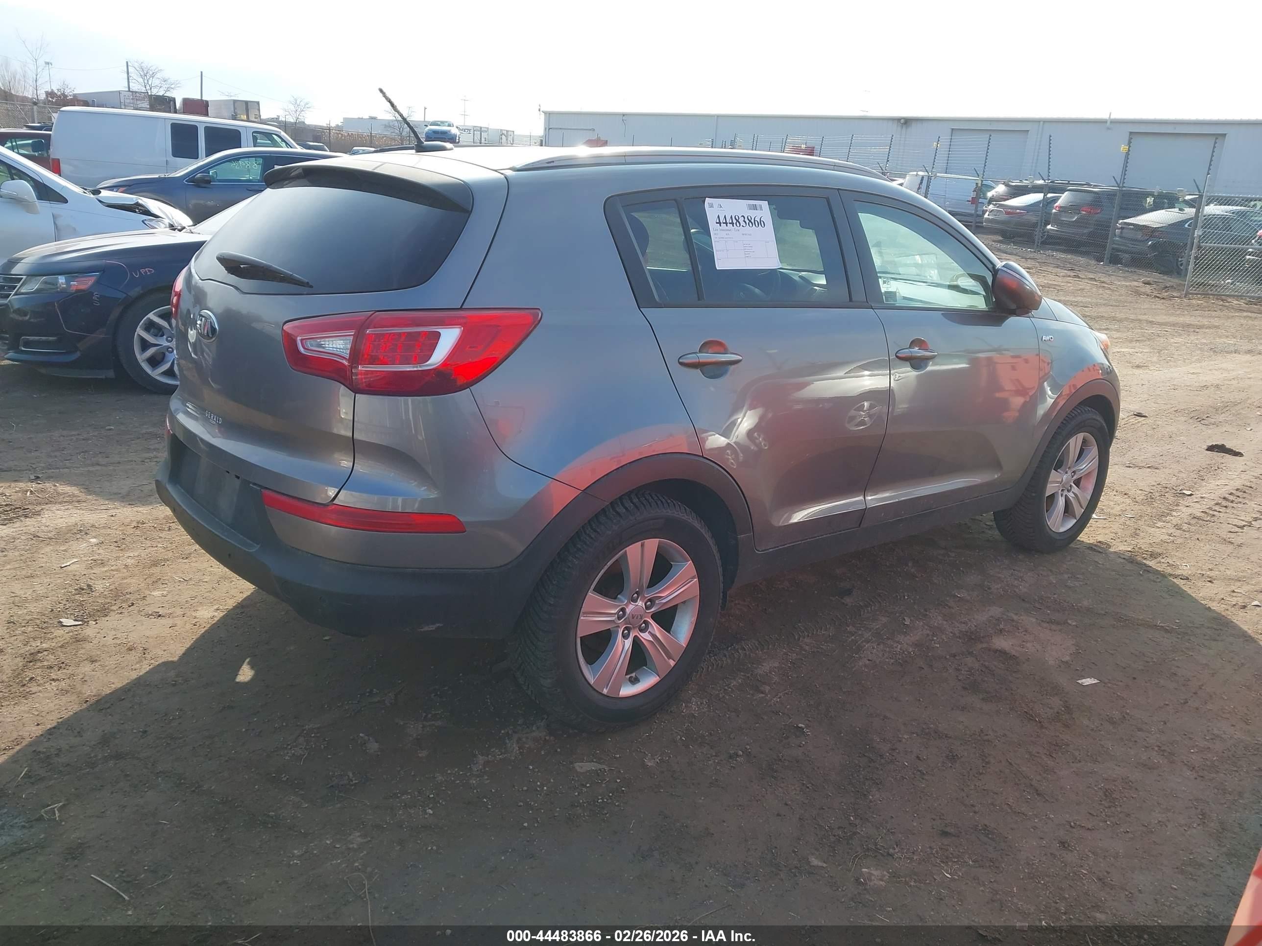 KIA SPORTAGE image 4
