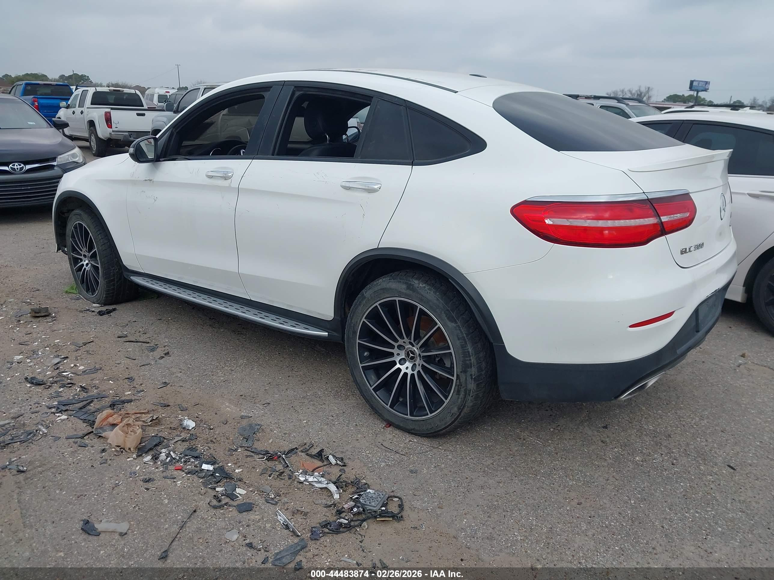 MERCEDES-BENZ GLC image 3