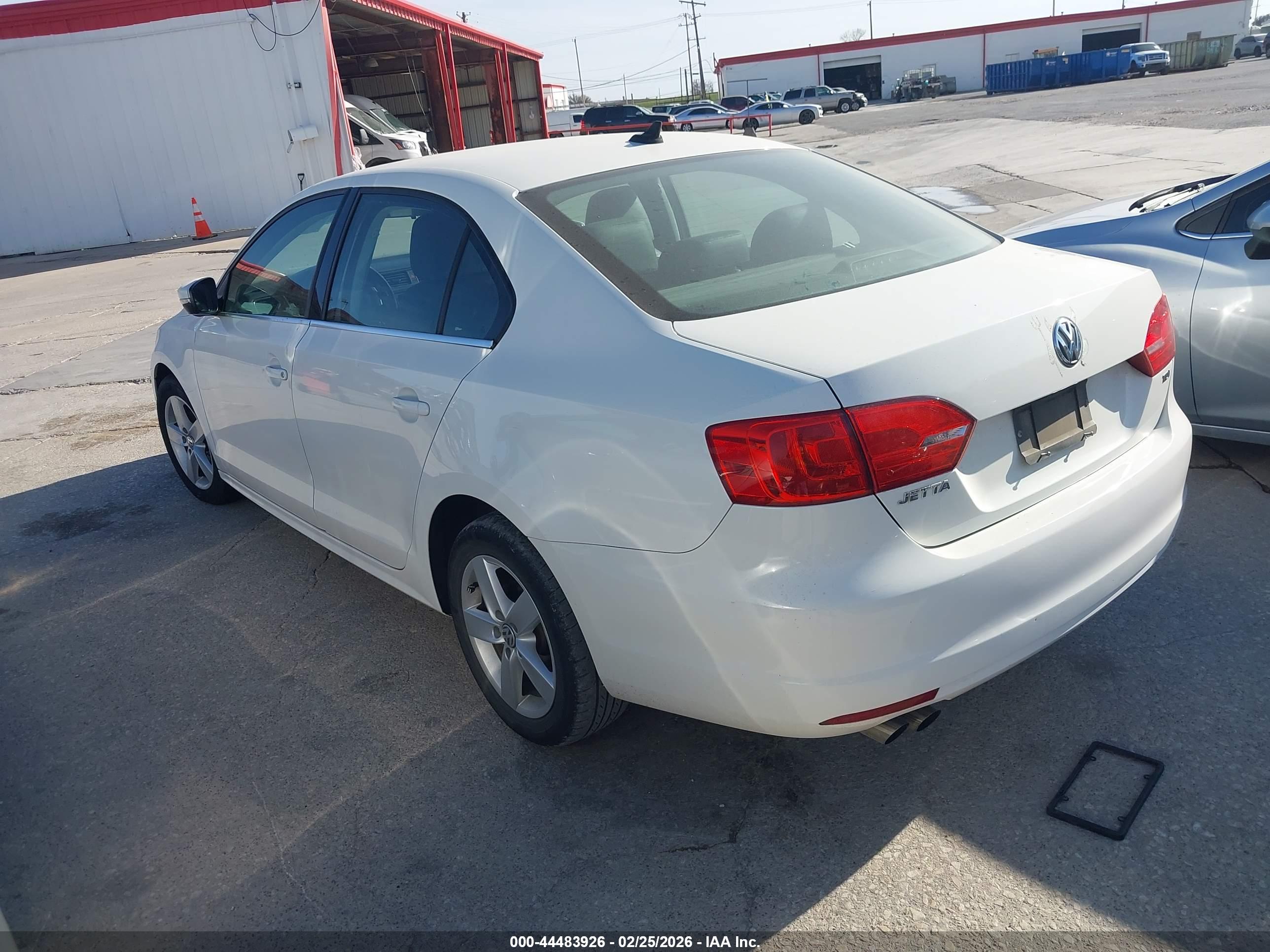 VOLKSWAGEN JETTA image 3
