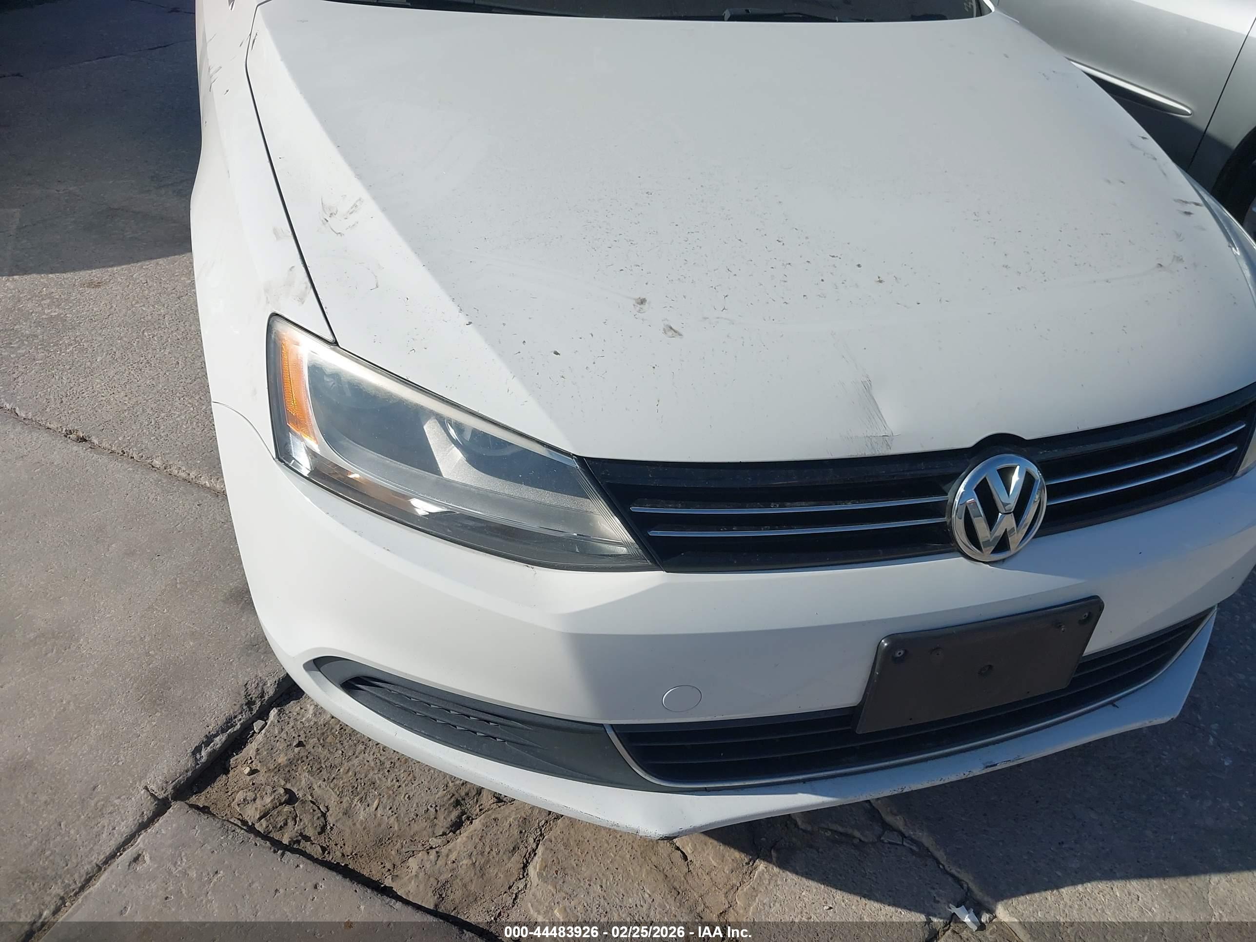 VOLKSWAGEN JETTA image 6