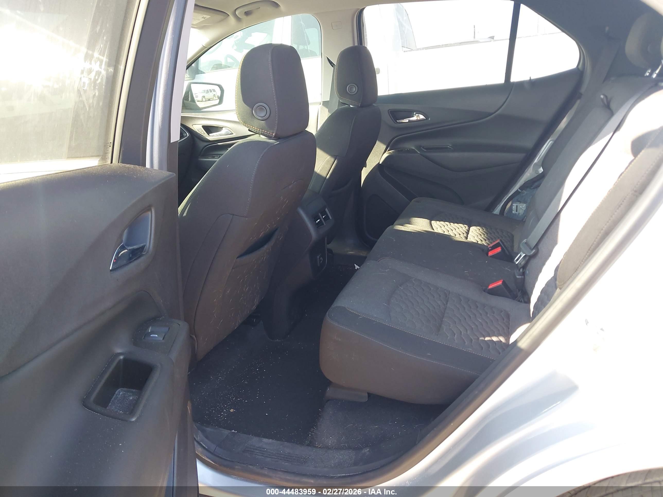 CHEVROLET EQUINOX image 8