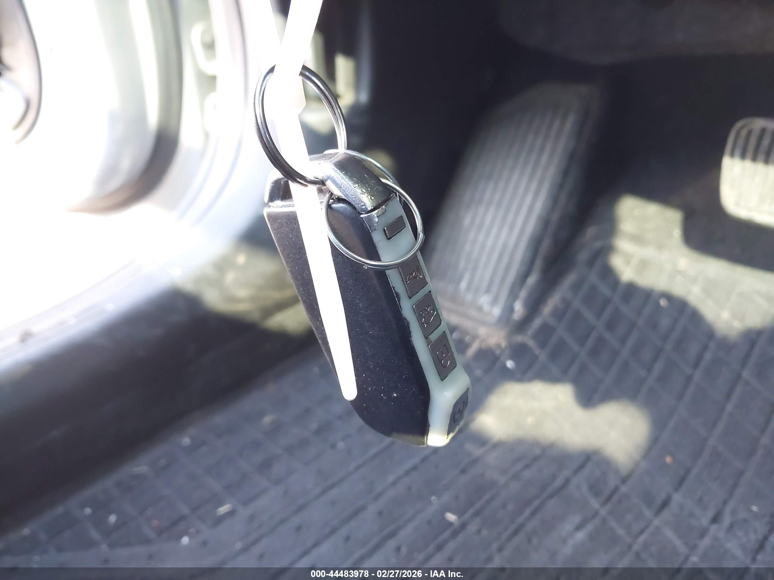 KIA K5 image 11