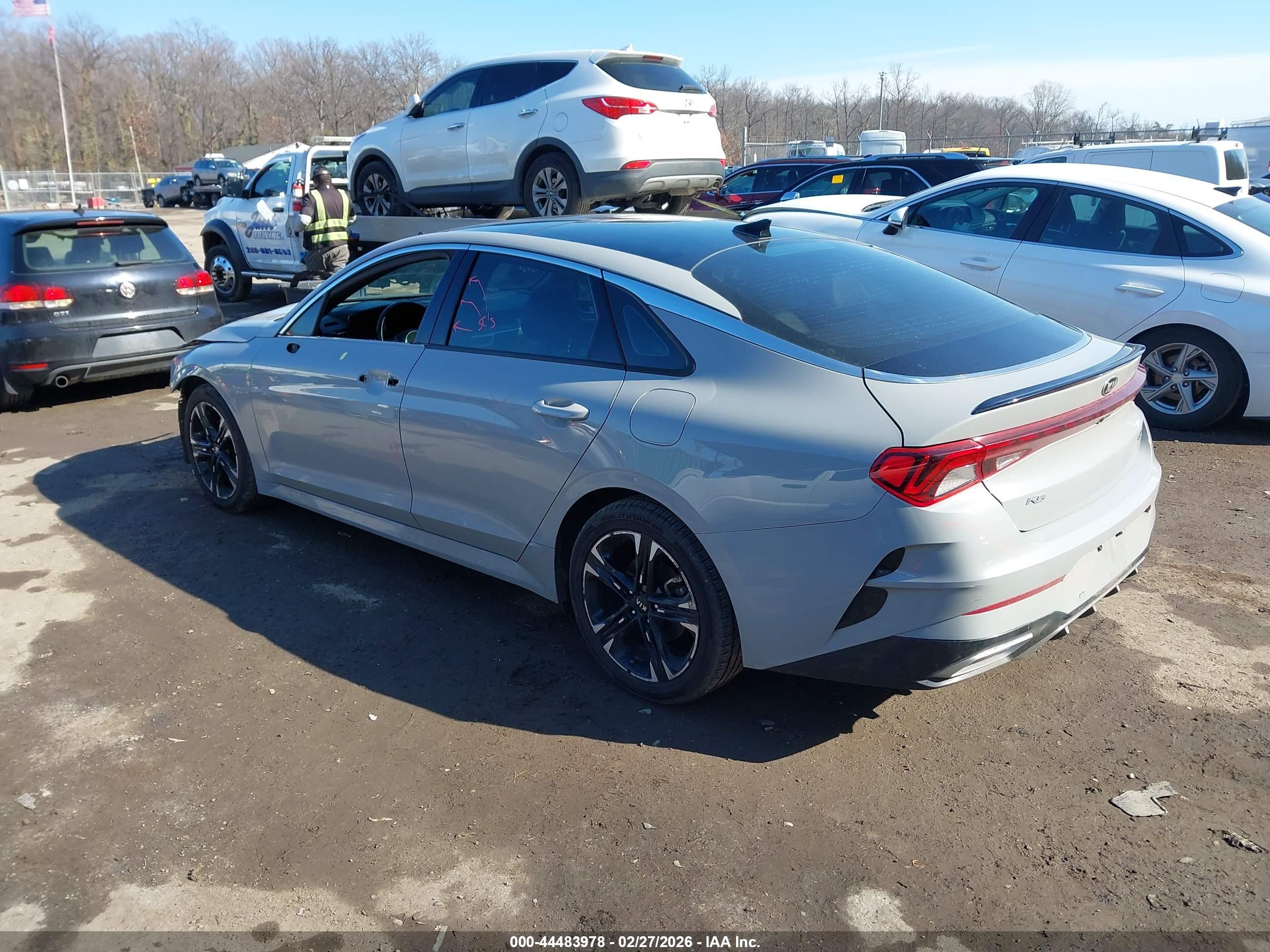 KIA K5 image 3
