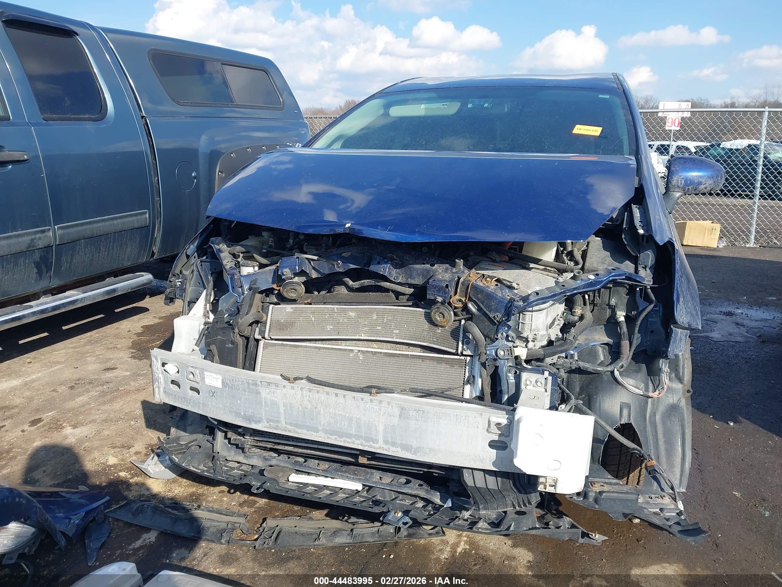 TOYOTA PRIUS image 6
