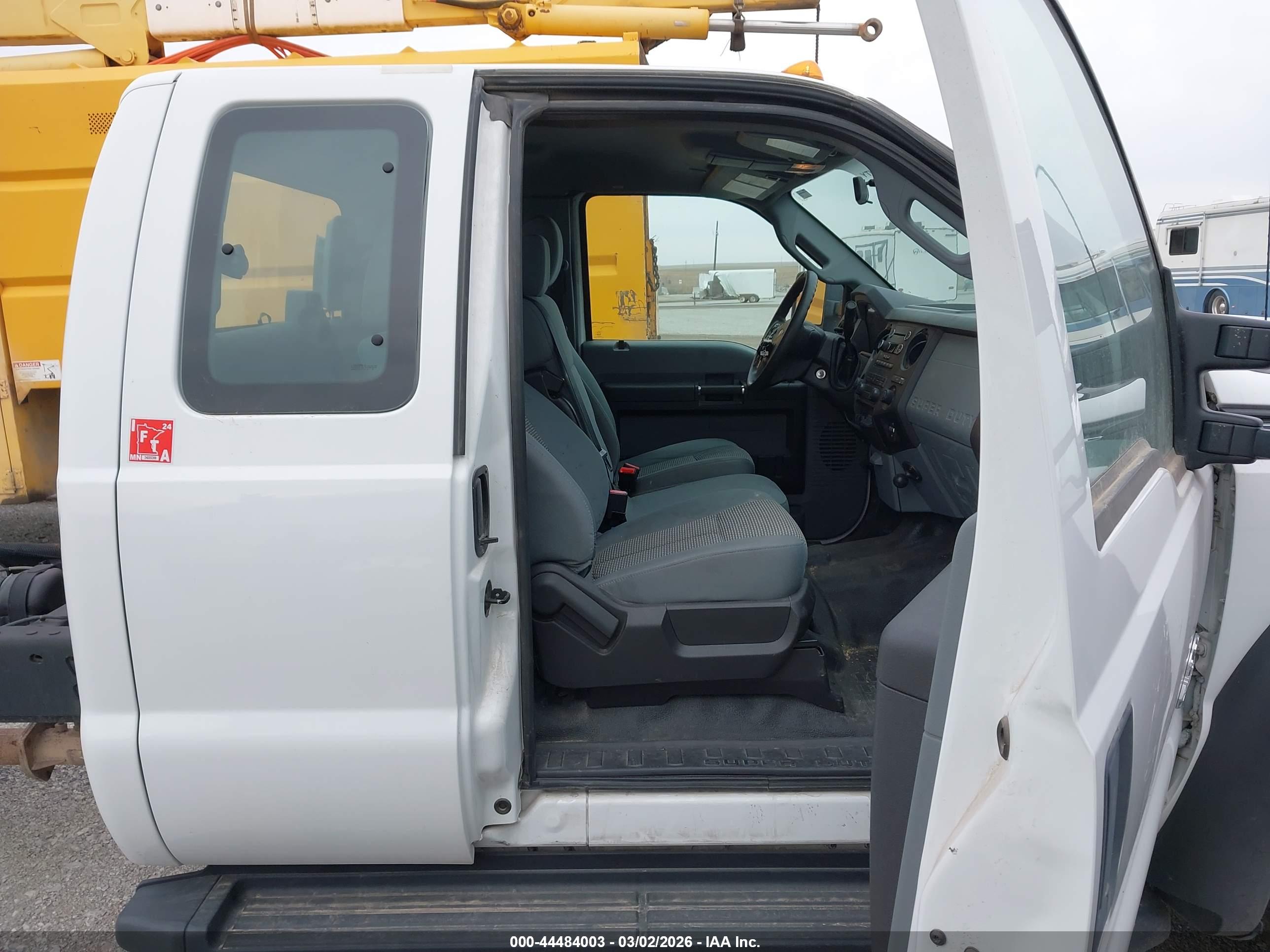 FORD F-450 image 7