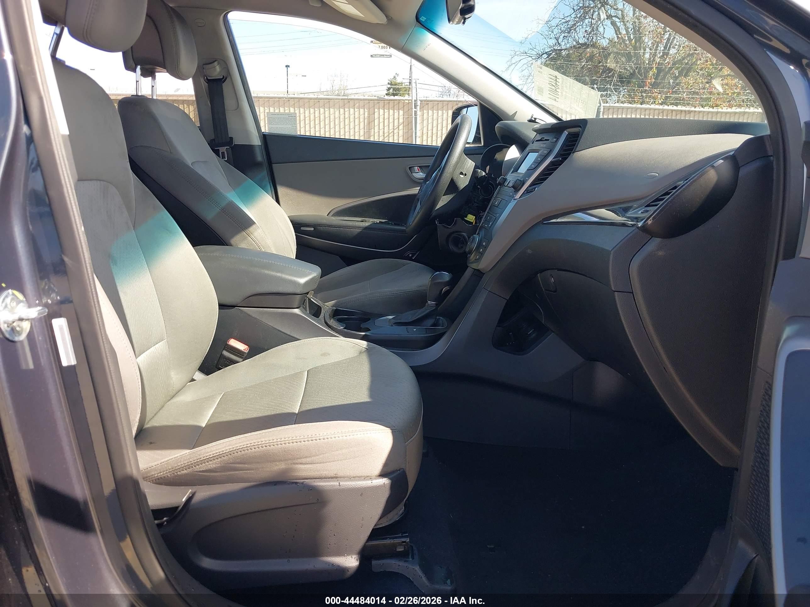 HYUNDAI SANTA image 5