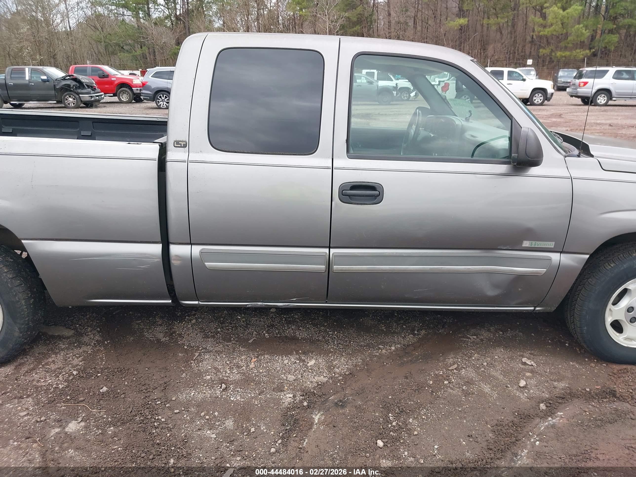 CHEVROLET SILVERADO image 6