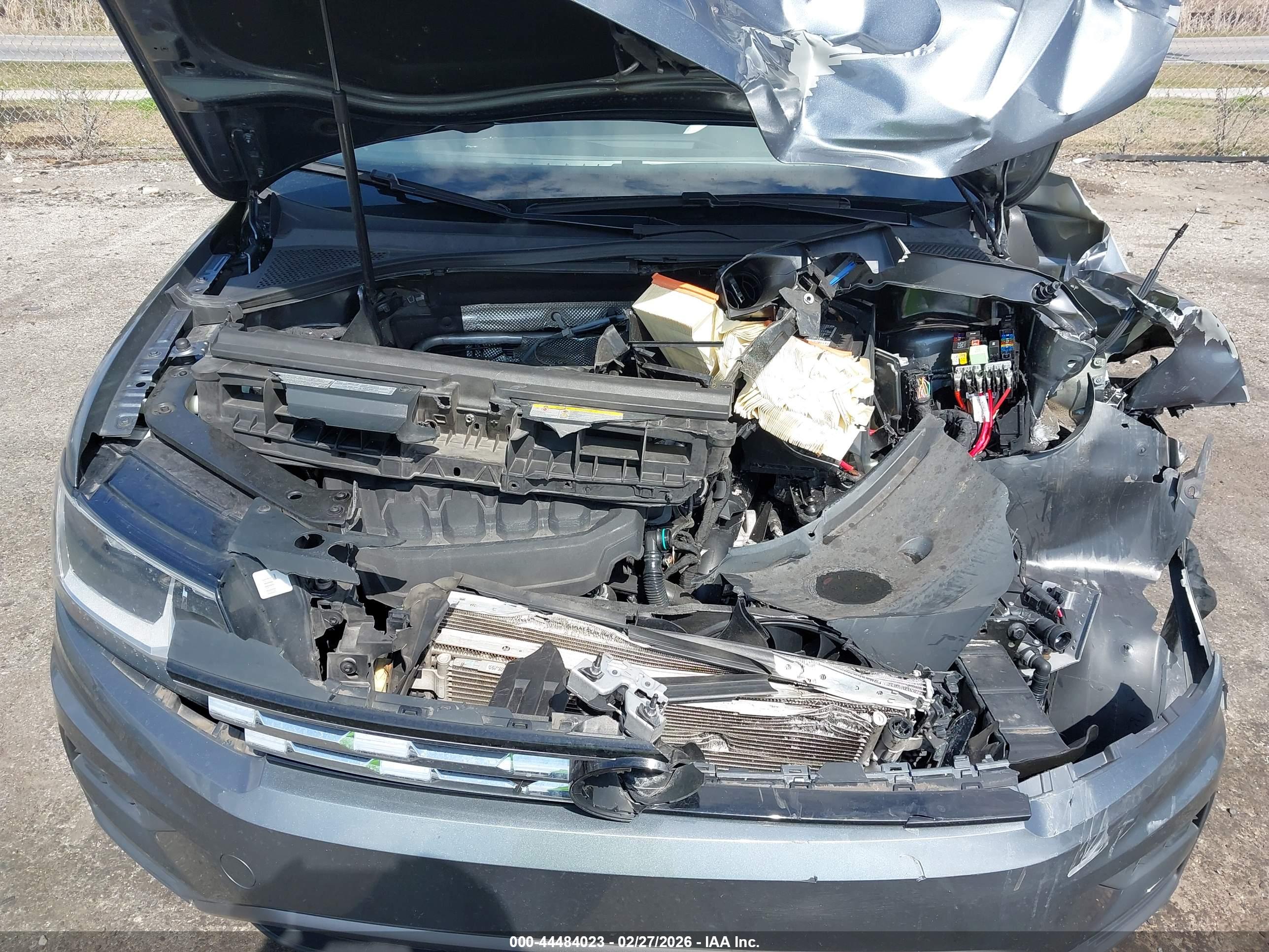 VOLKSWAGEN TIGUAN image 10