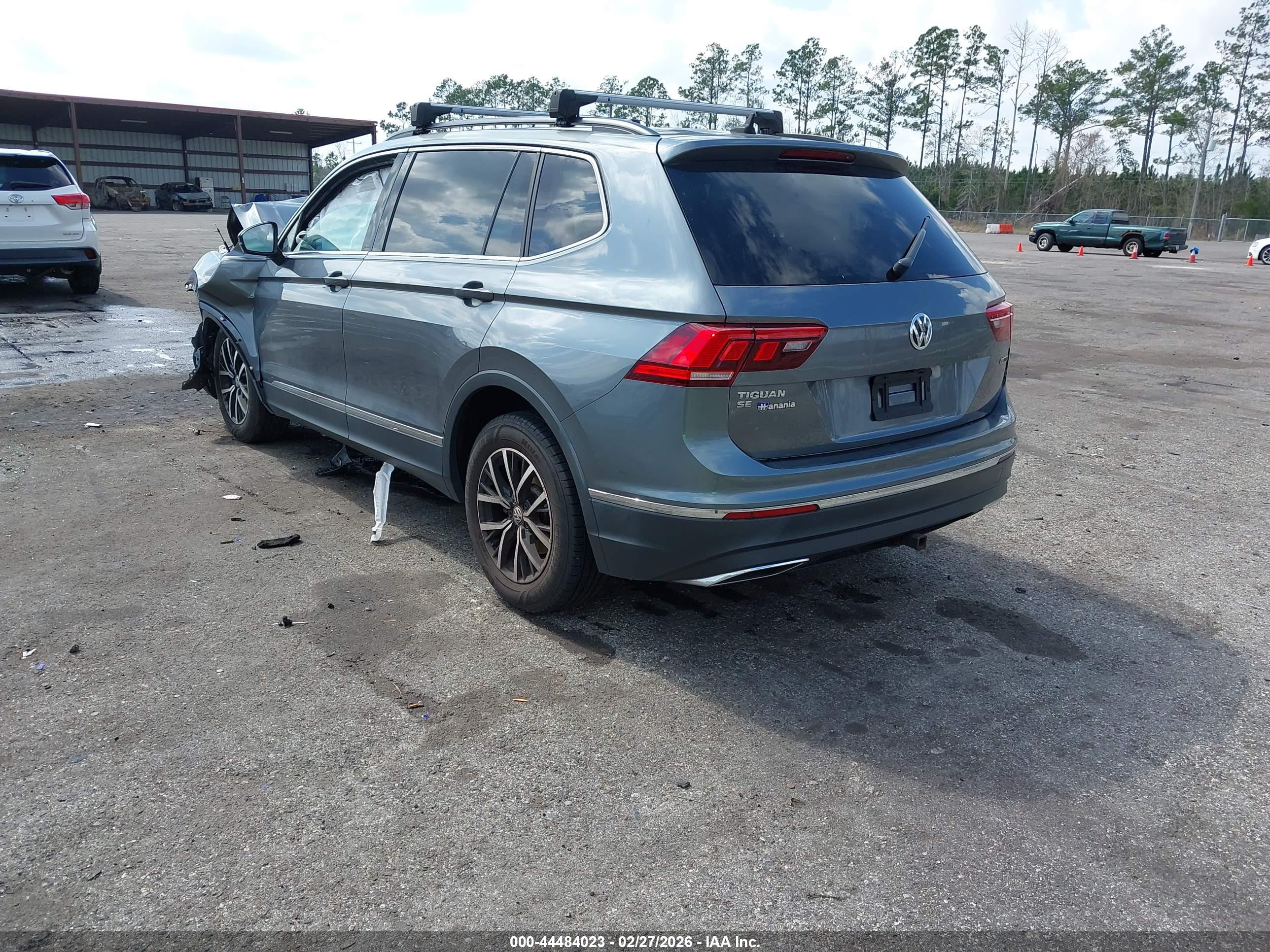 VOLKSWAGEN TIGUAN image 3