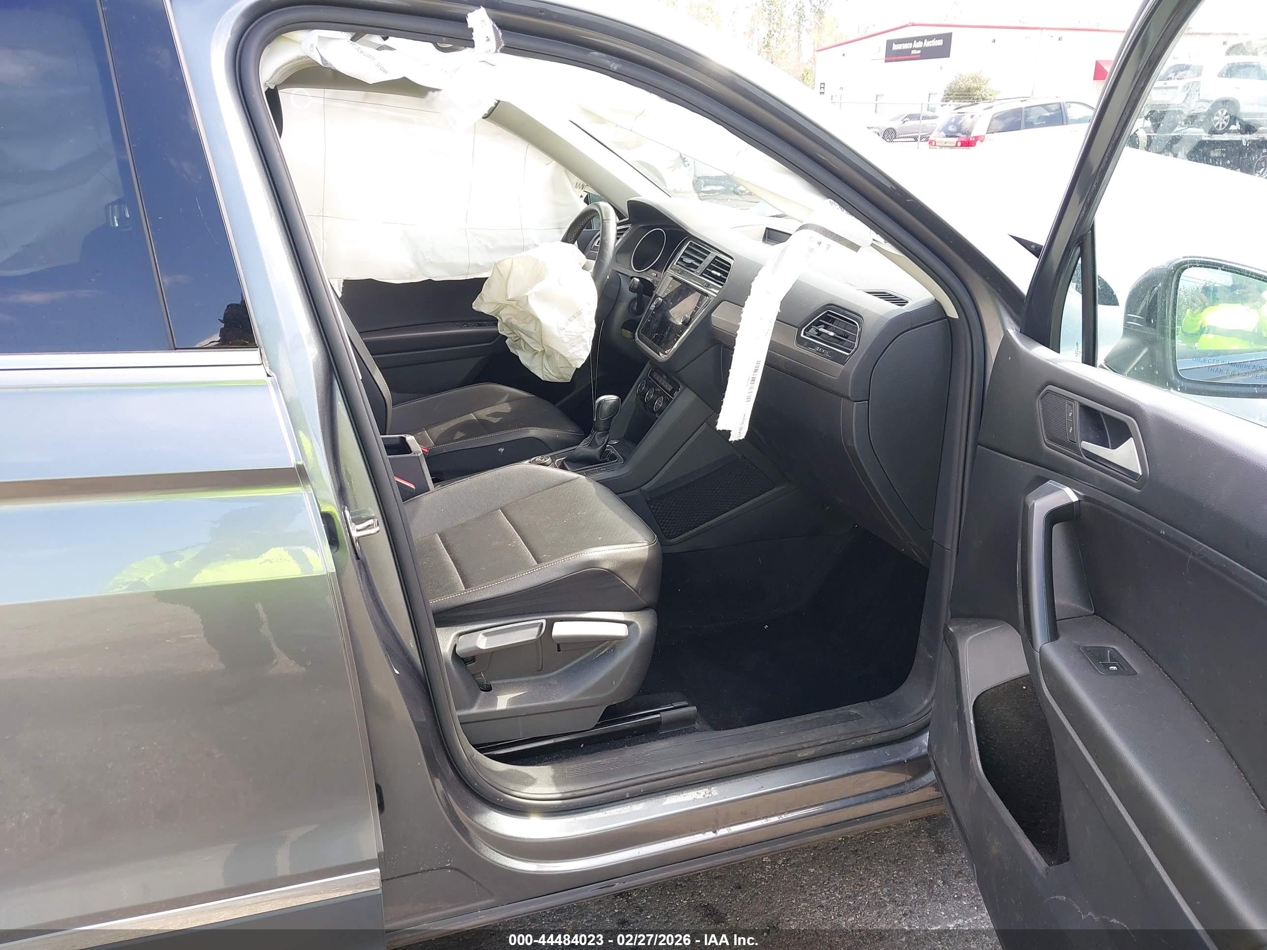 VOLKSWAGEN TIGUAN image 5