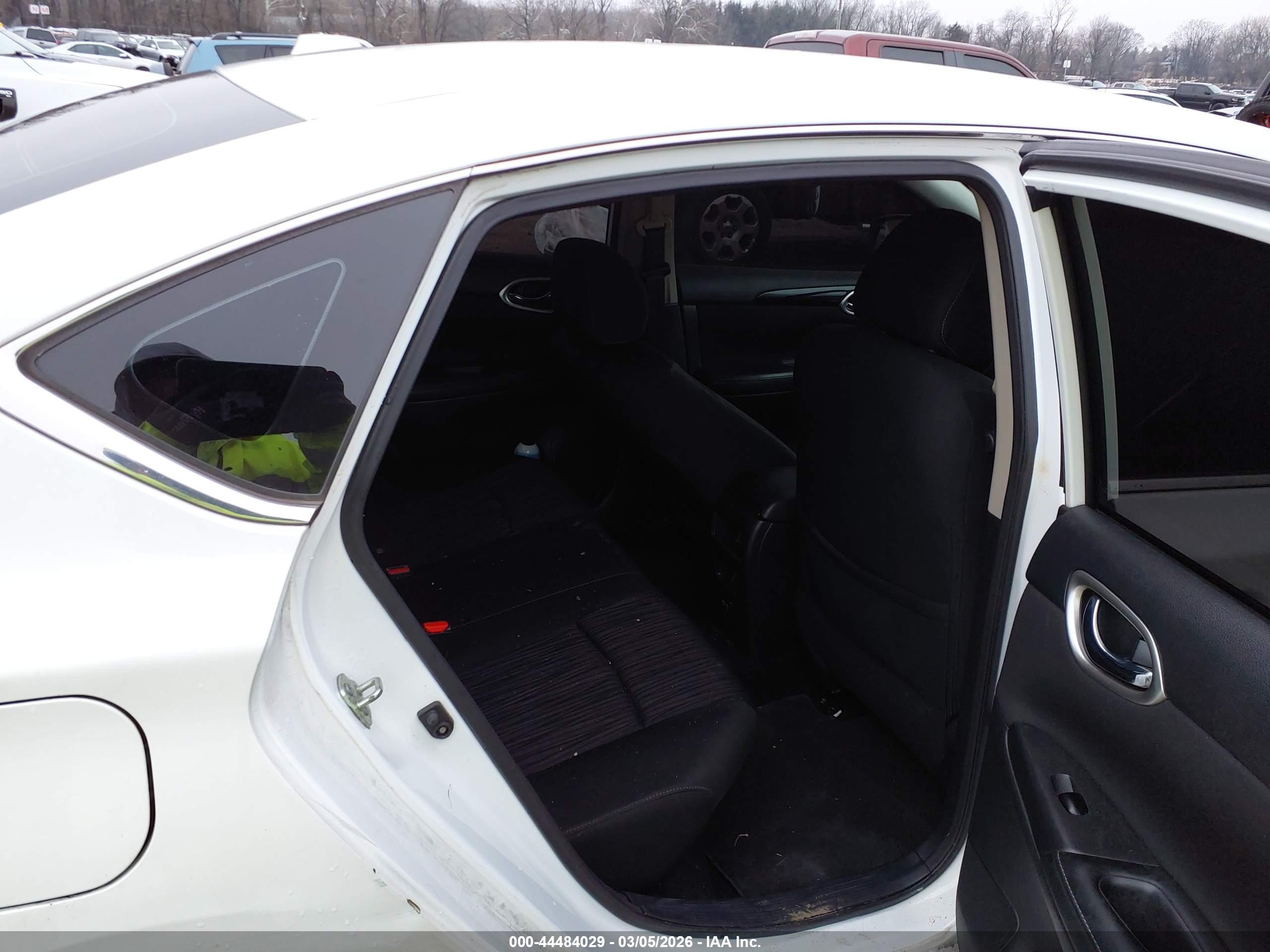 NISSAN SENTRA image 8