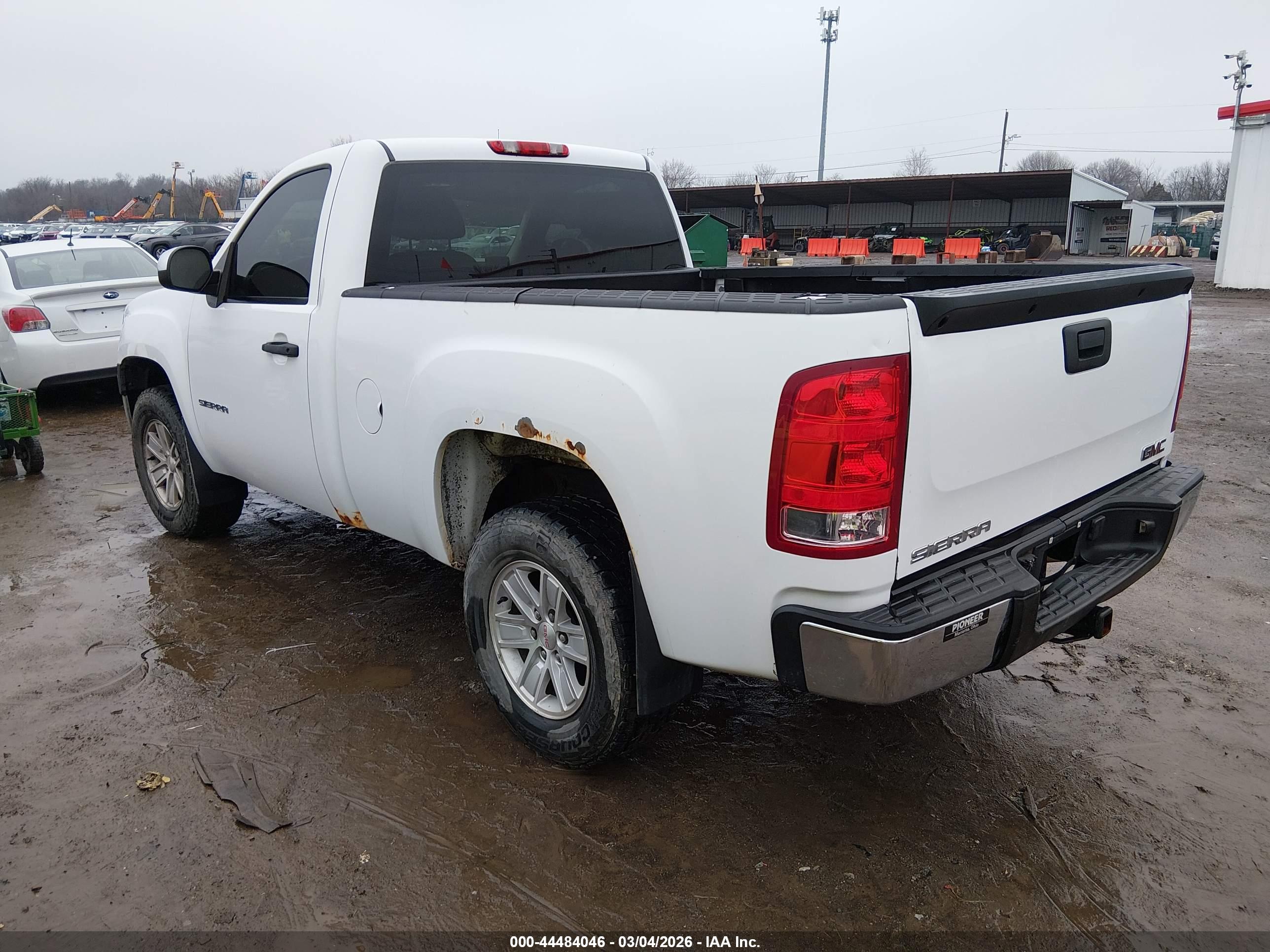 GMC SIERRA image 3