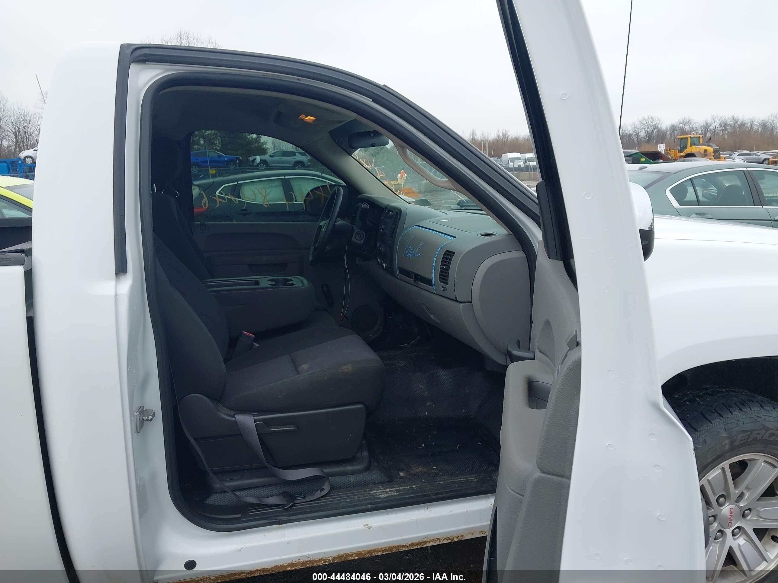 GMC SIERRA image 5