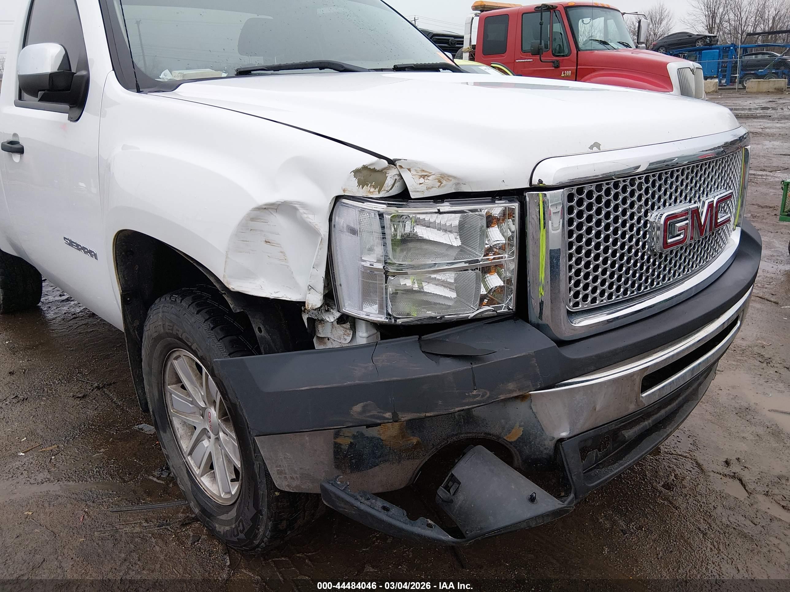 GMC SIERRA image 6