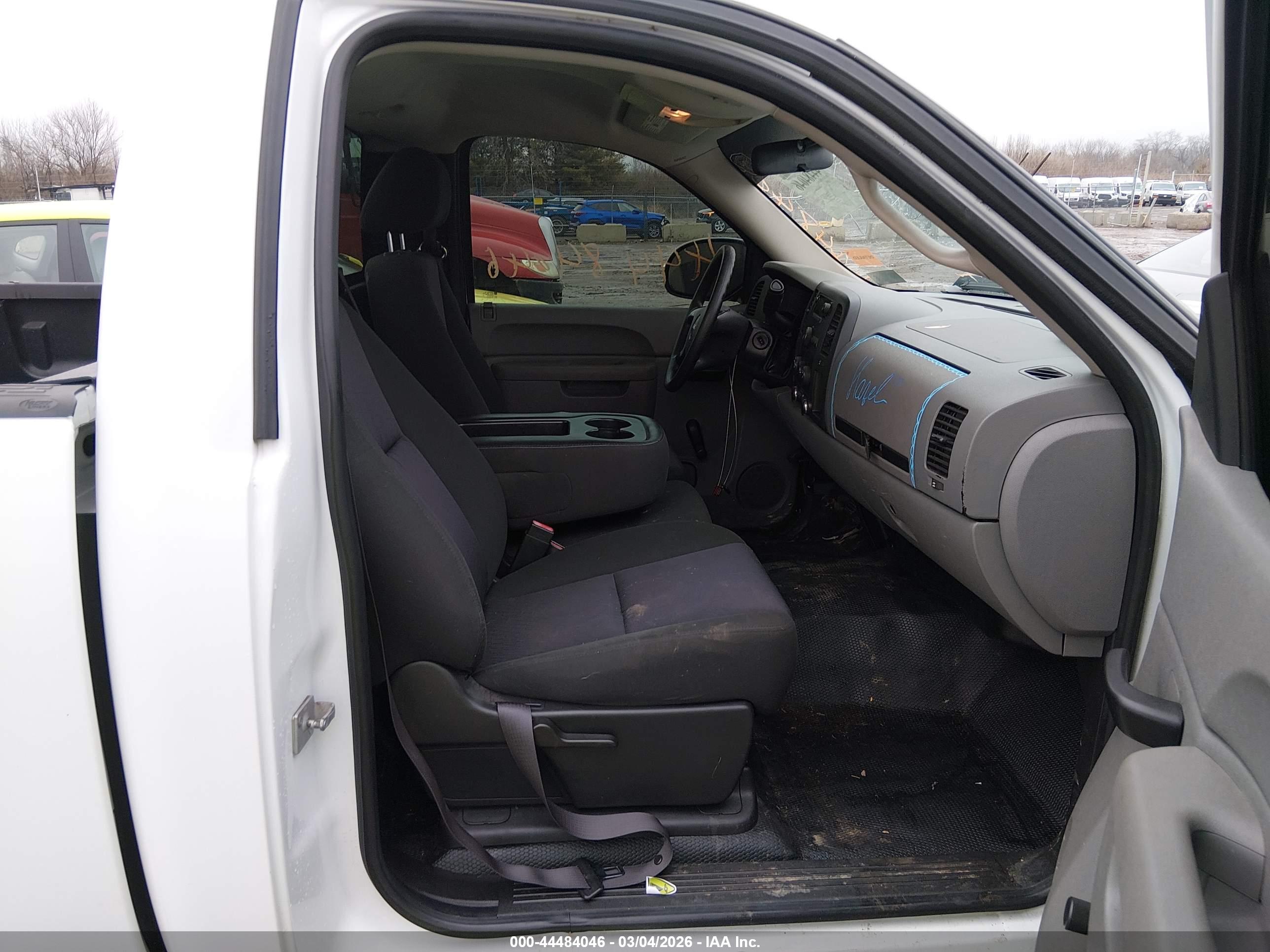 GMC SIERRA image 8