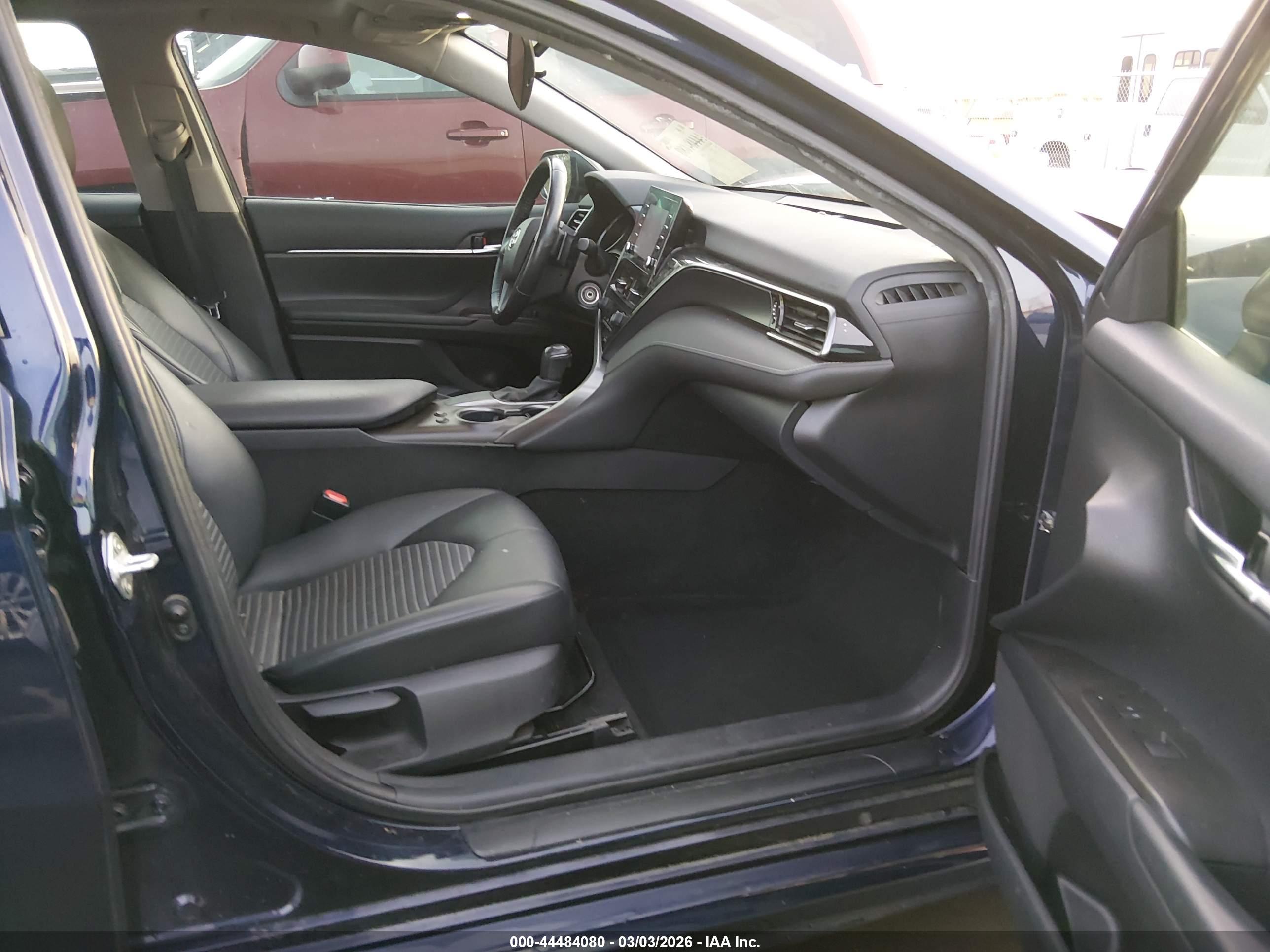 TOYOTA CAMRY image 5
