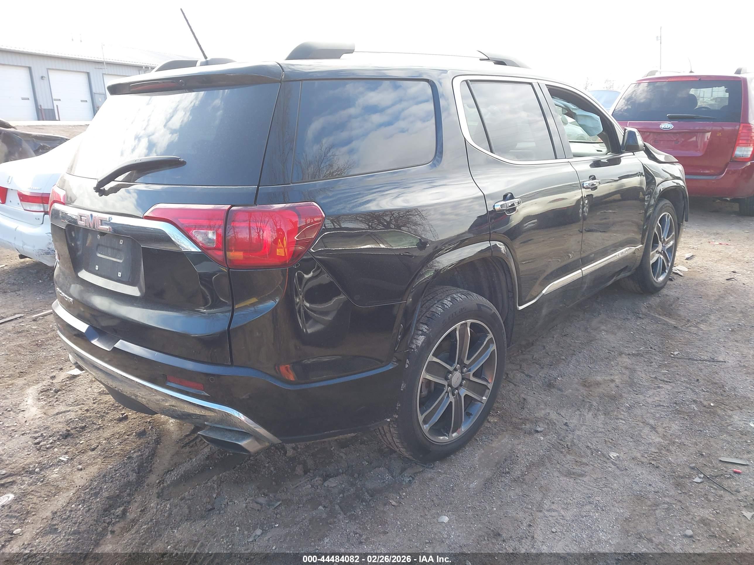 GMC ACADIA image 4