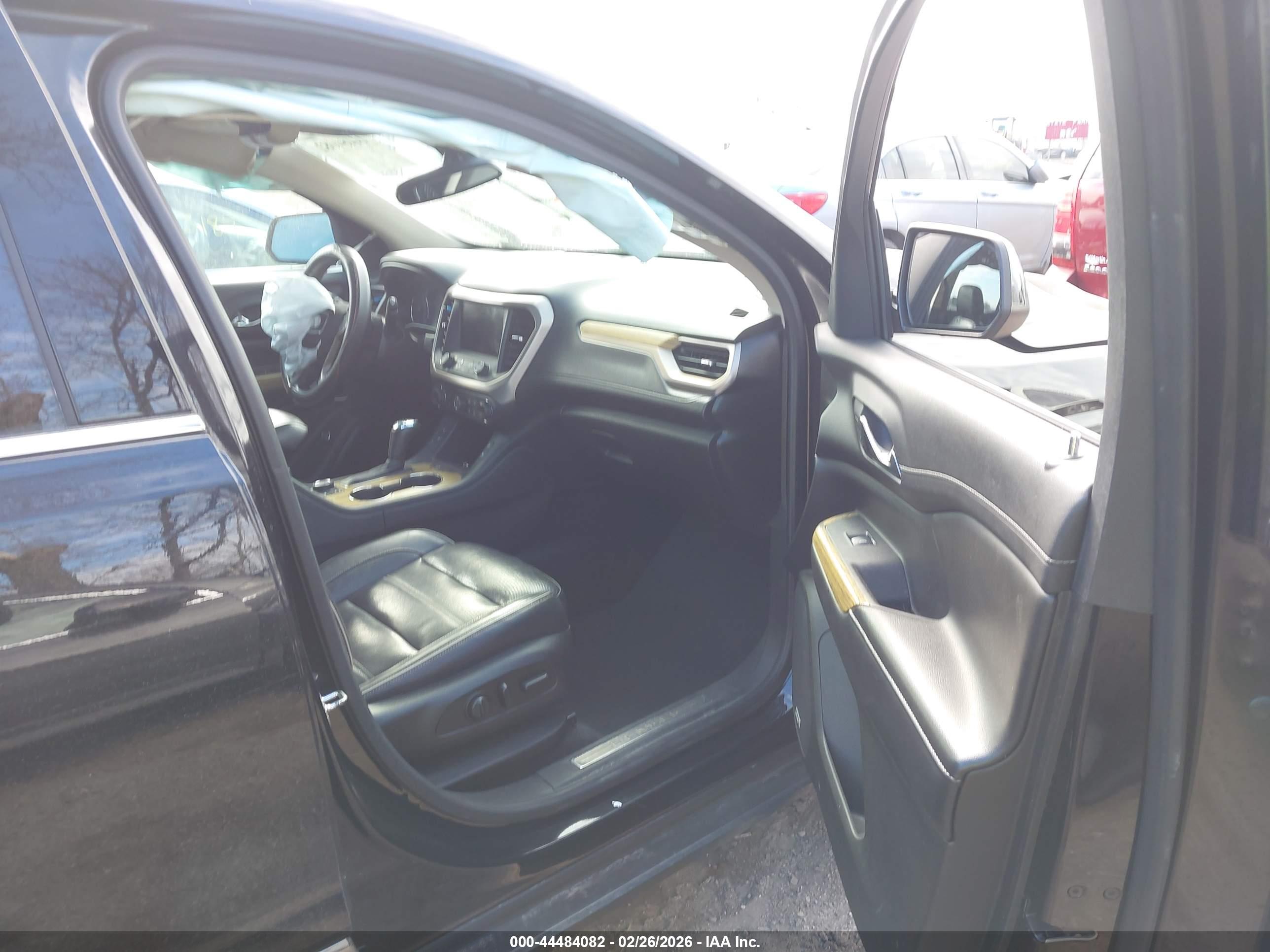 GMC ACADIA image 5