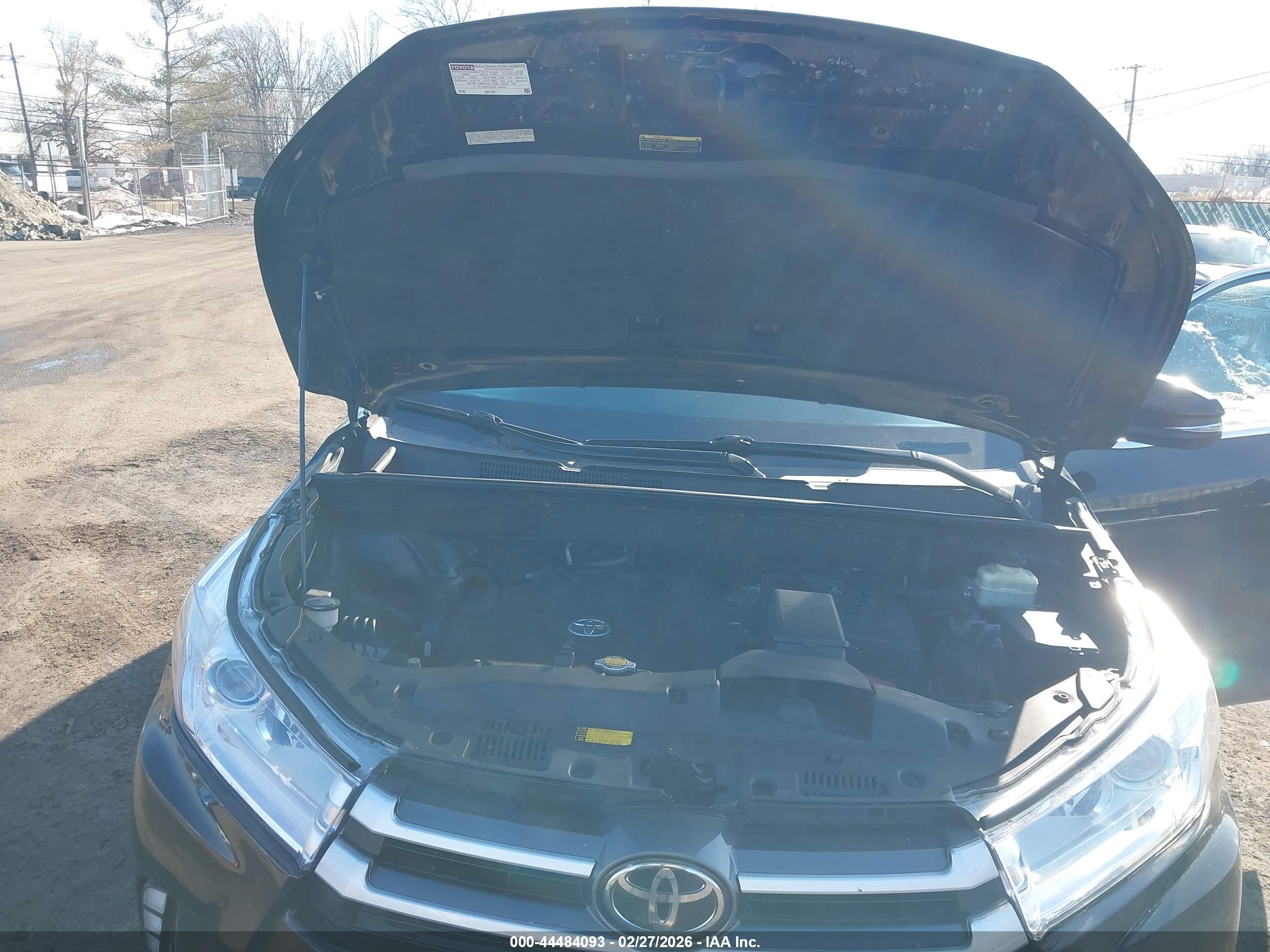 TOYOTA HIGHLANDER image 10