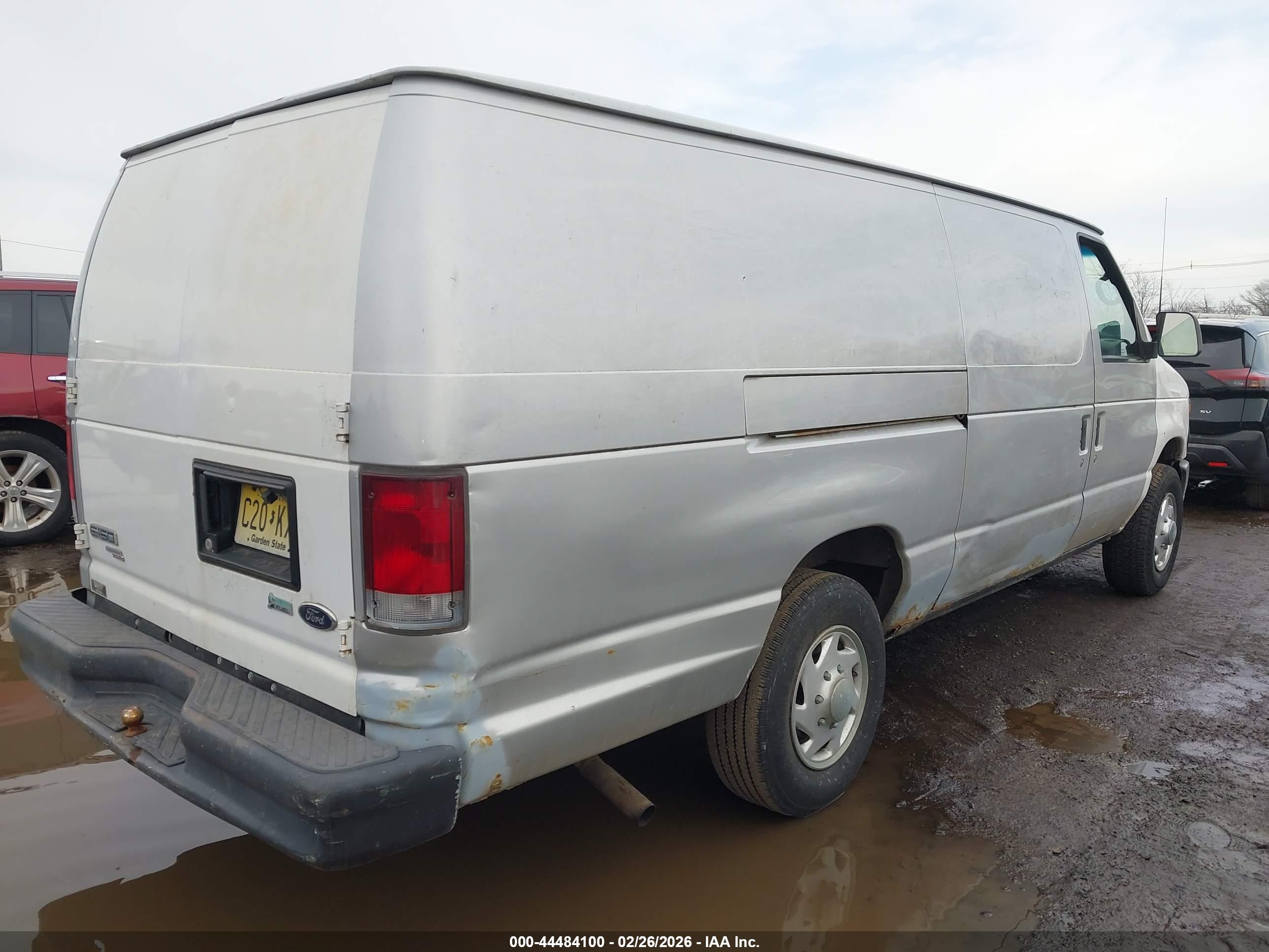 FORD E-250 image 4
