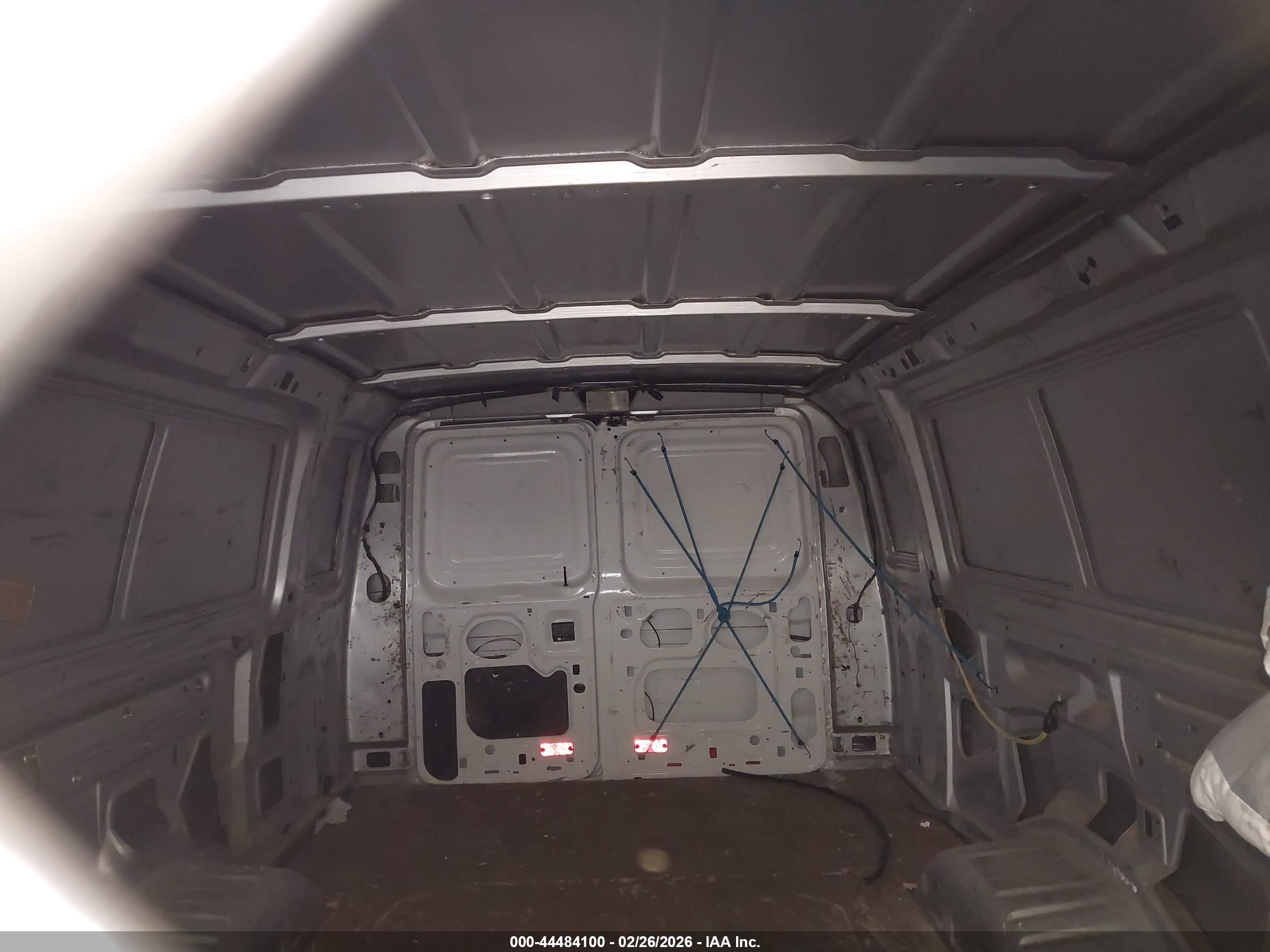 FORD E-250 image 8