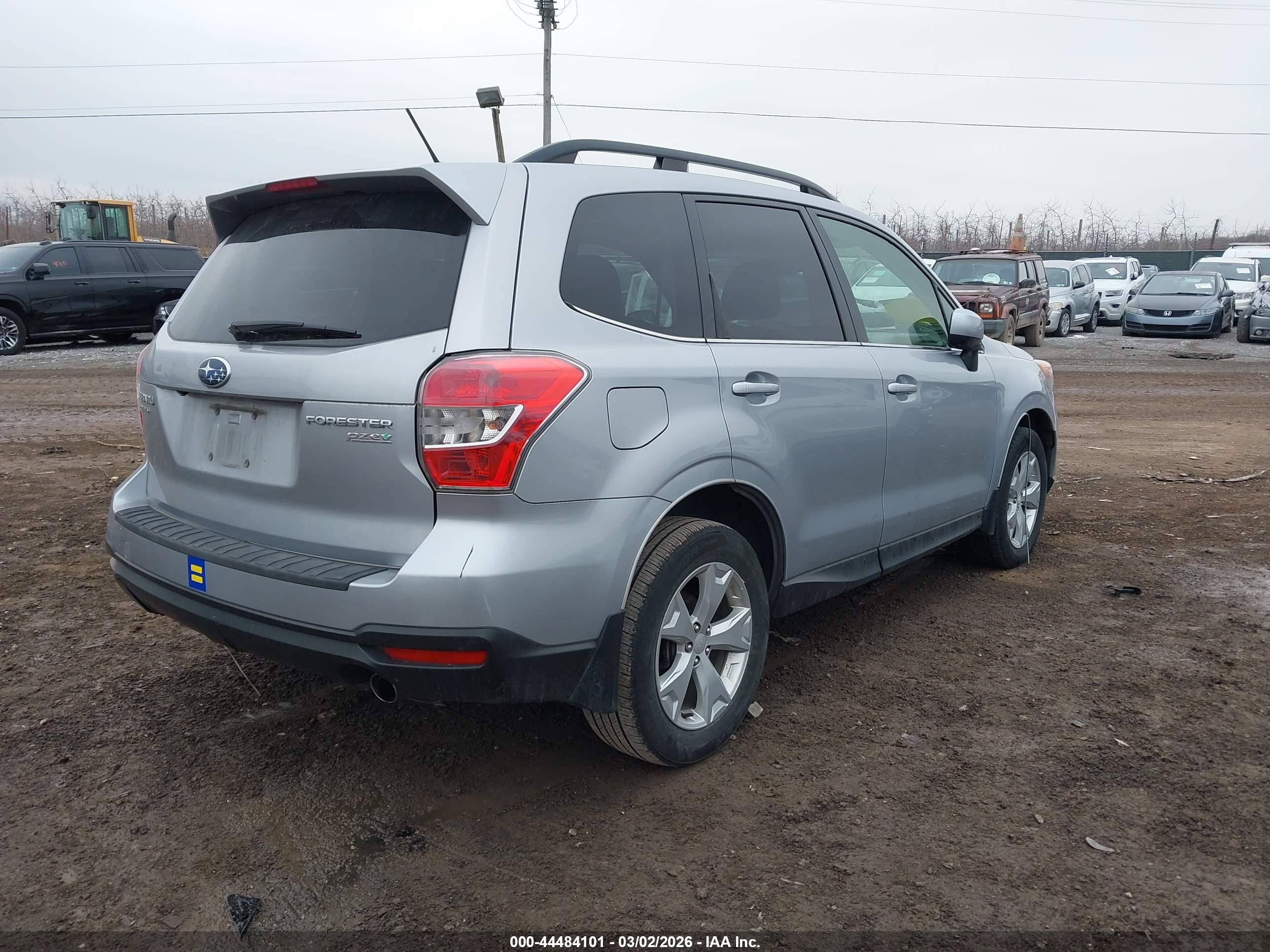SUBARU FORESTER image 4