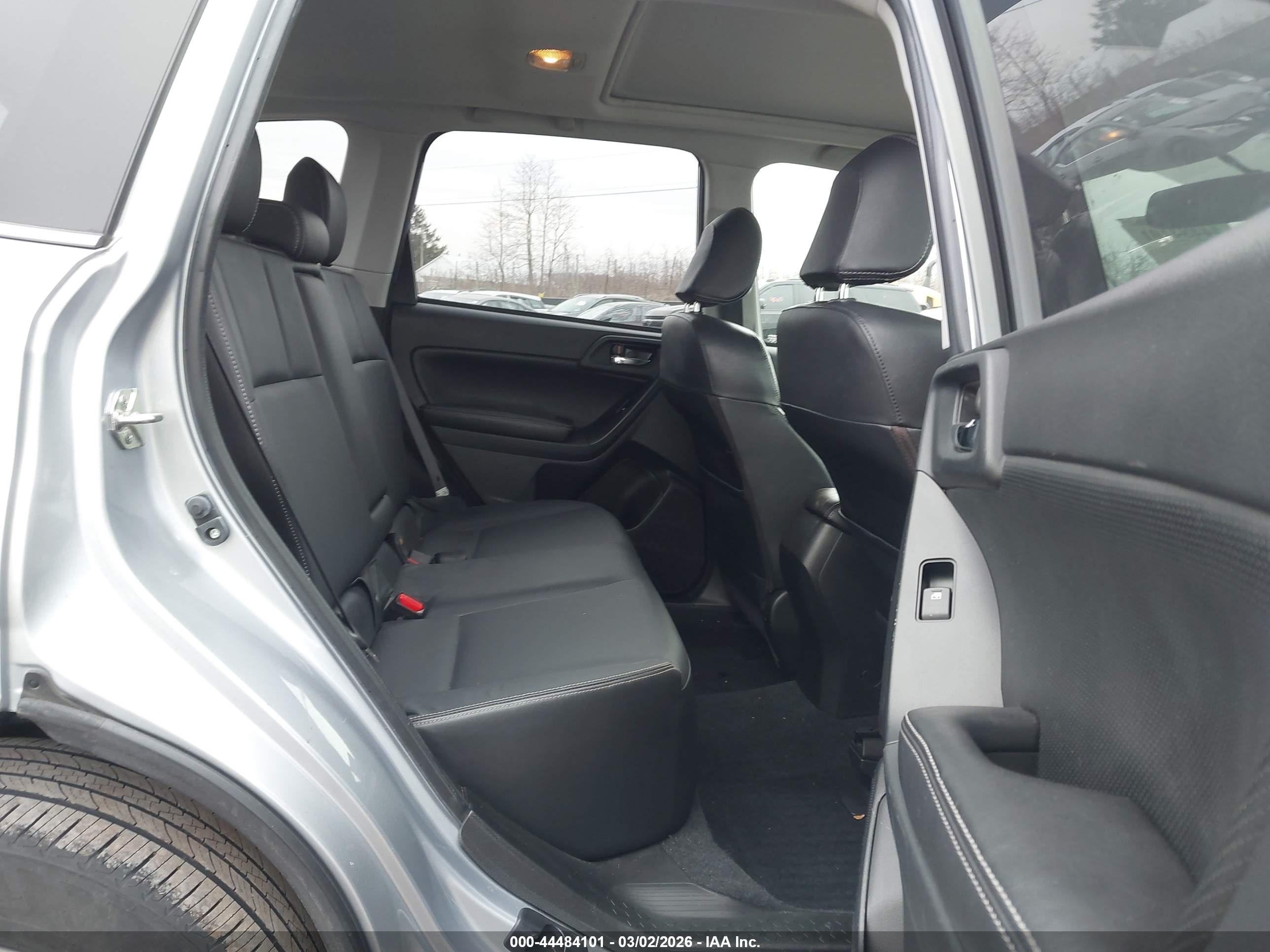 SUBARU FORESTER image 8