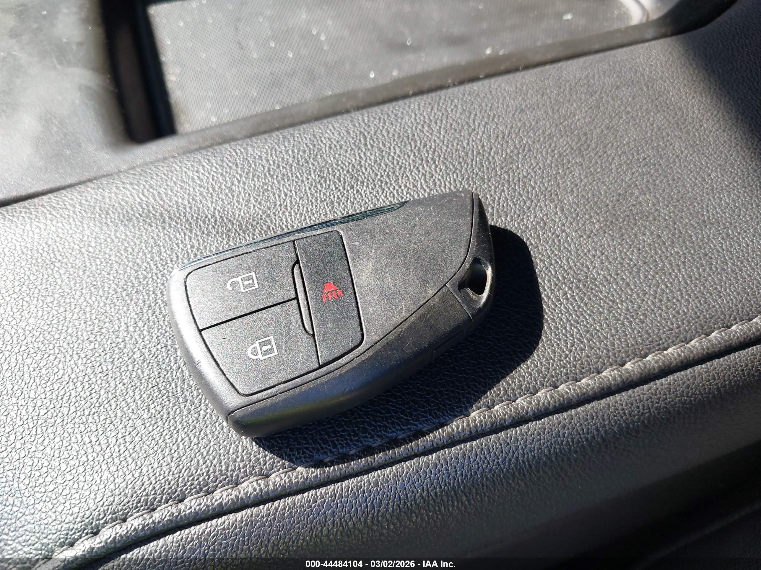 CHEVROLET SILVERADO image 11
