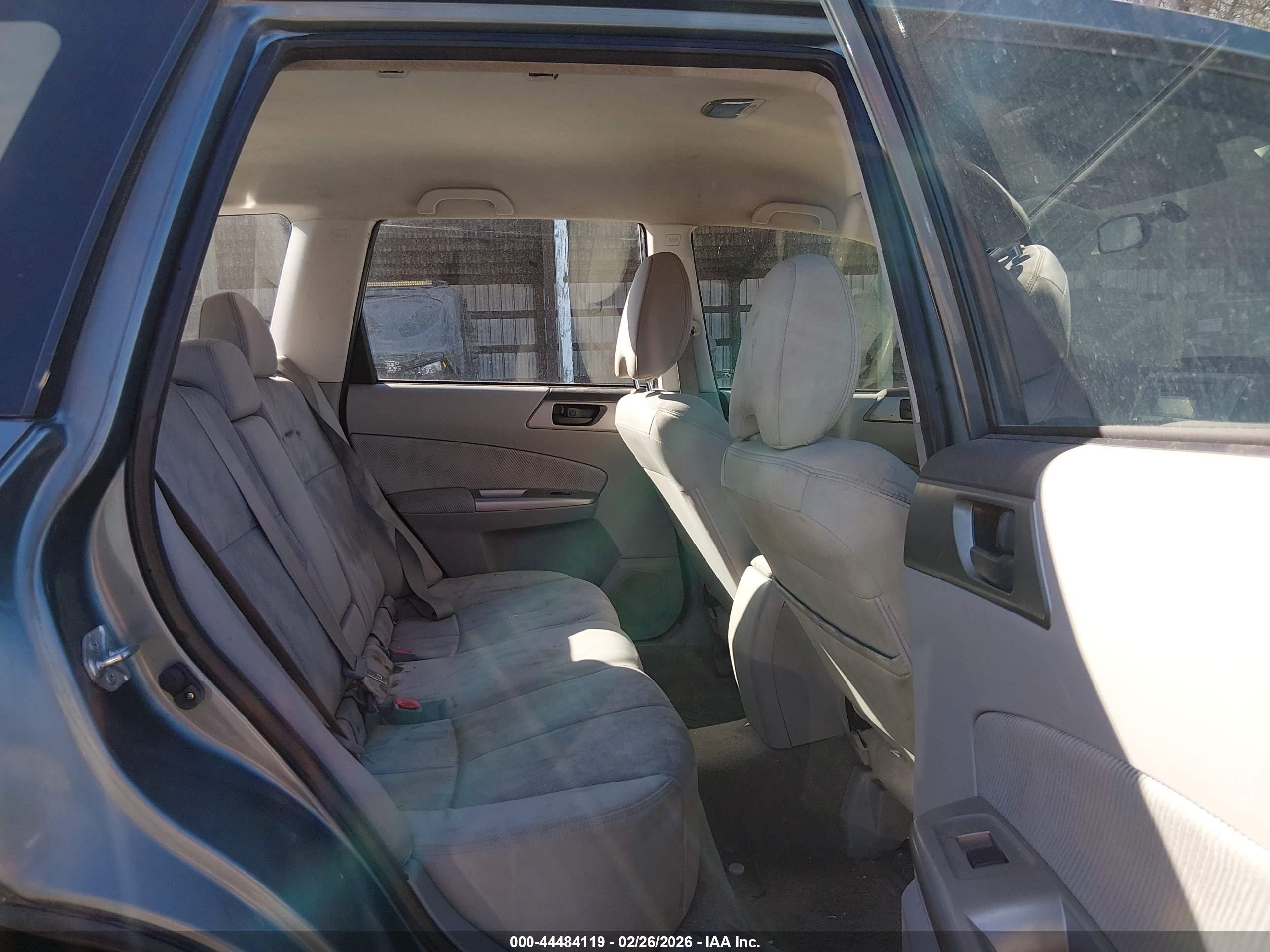 SUBARU FORESTER image 8