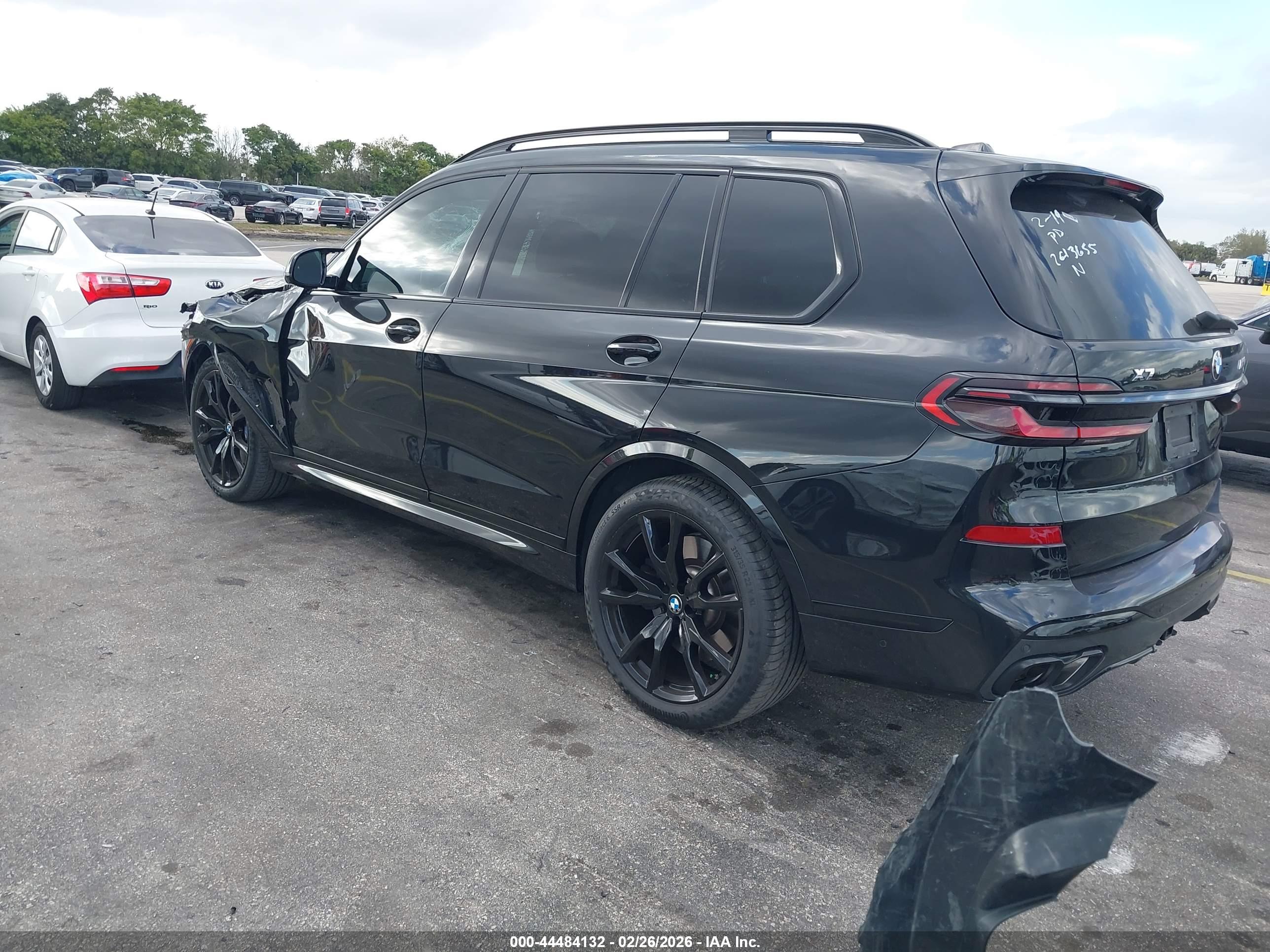 BMW X7 image 3