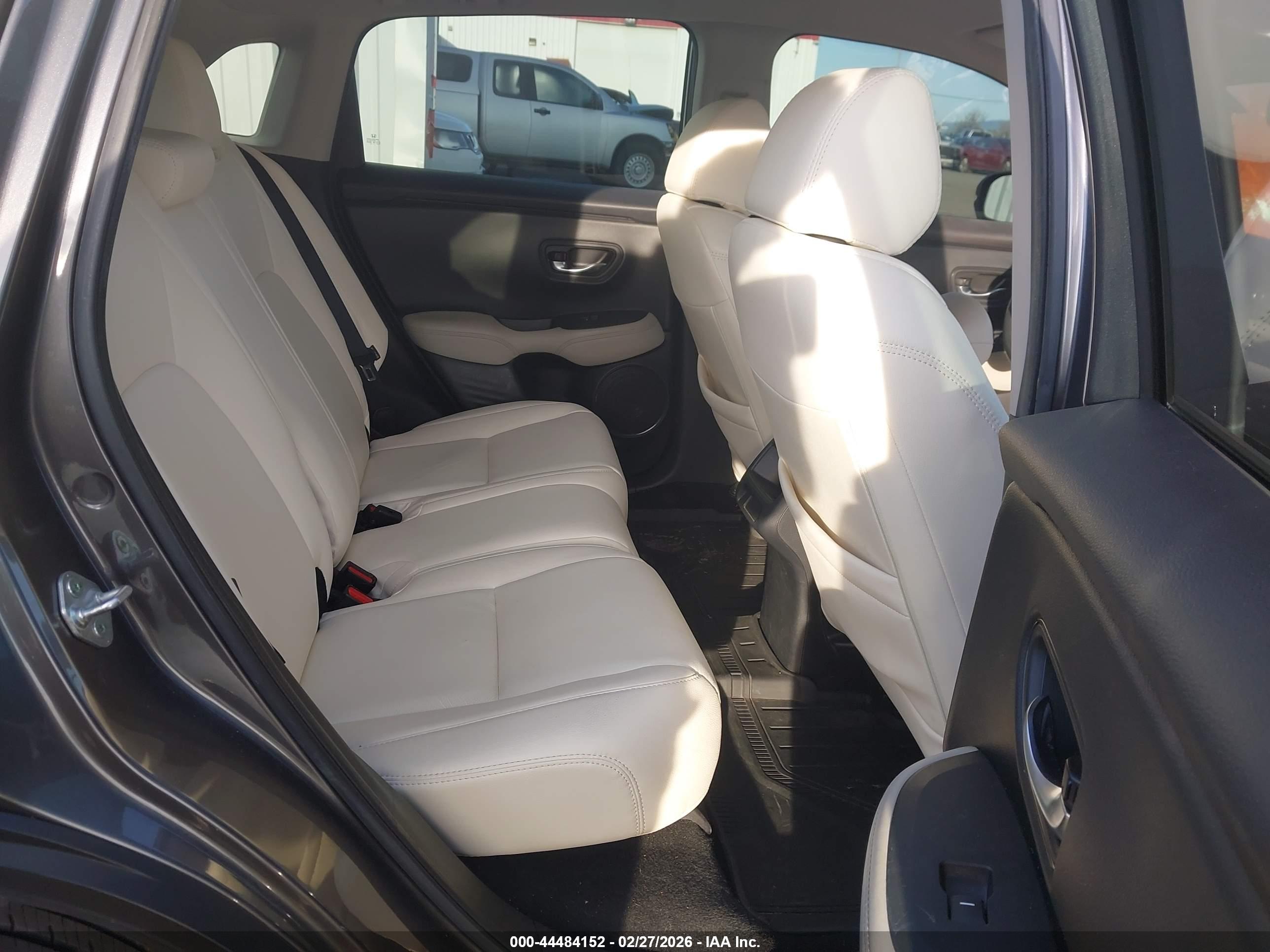HONDA HR-V image 8