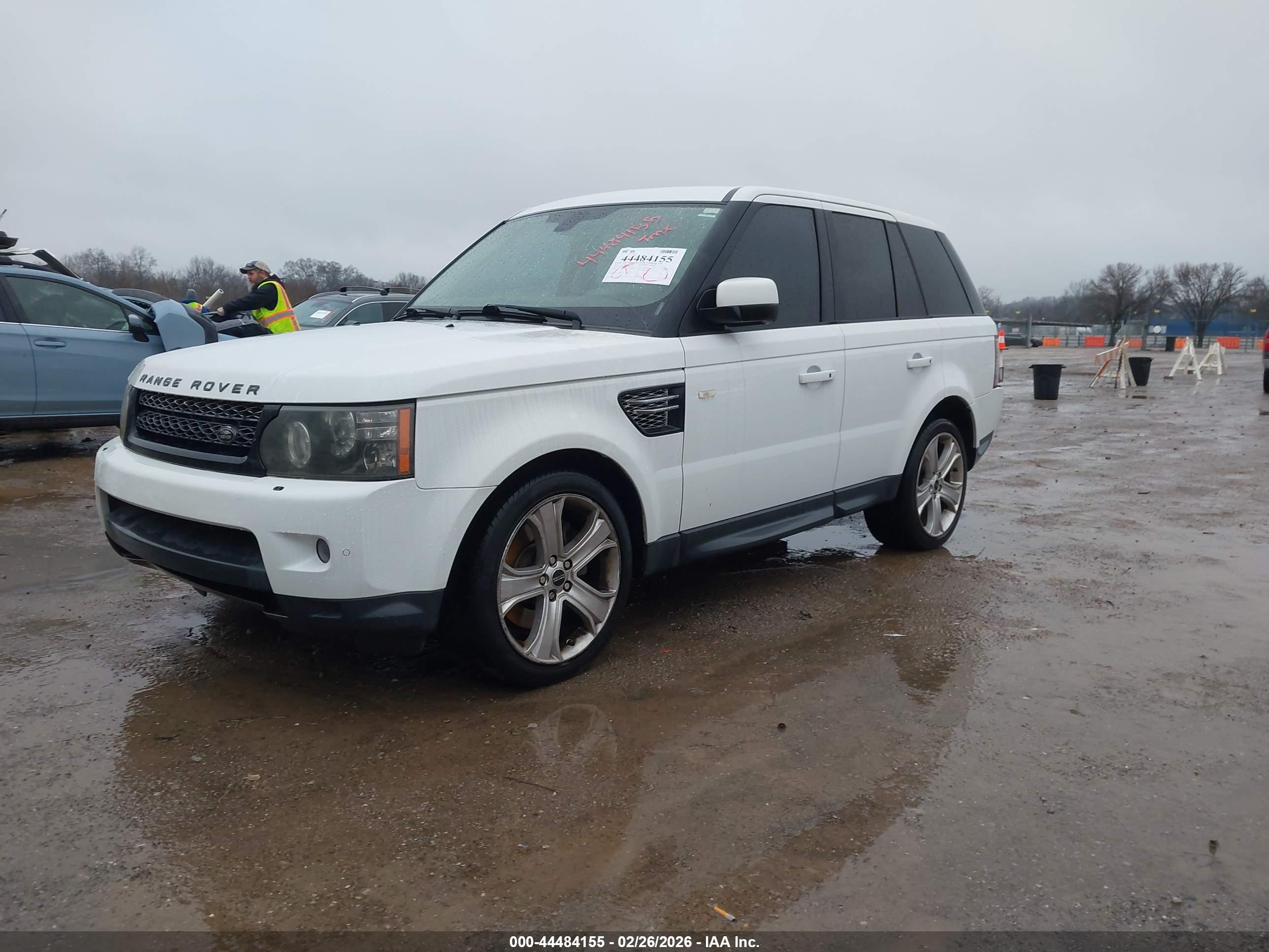 LAND ROVER image 2