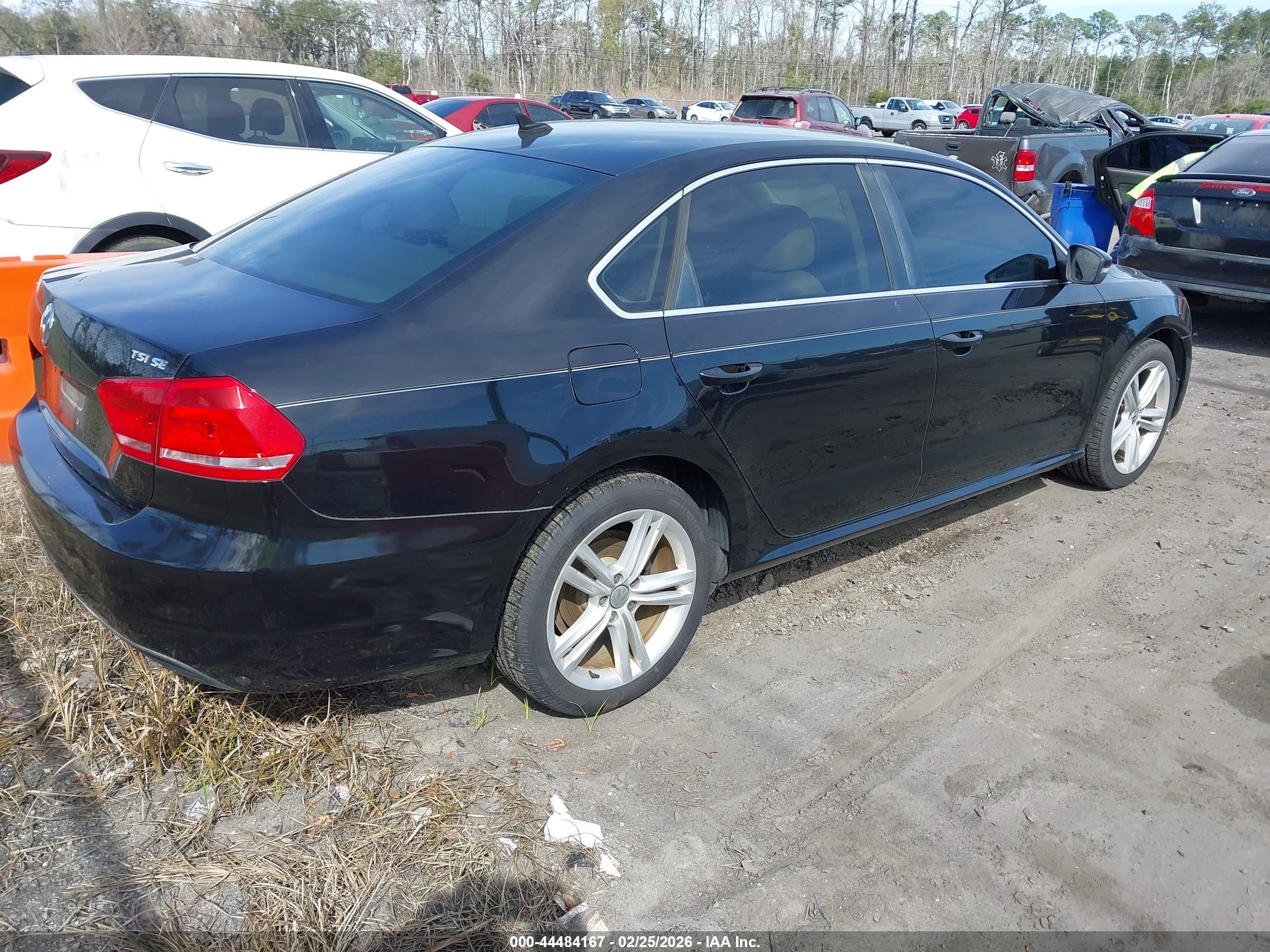 VOLKSWAGEN PASSAT image 4