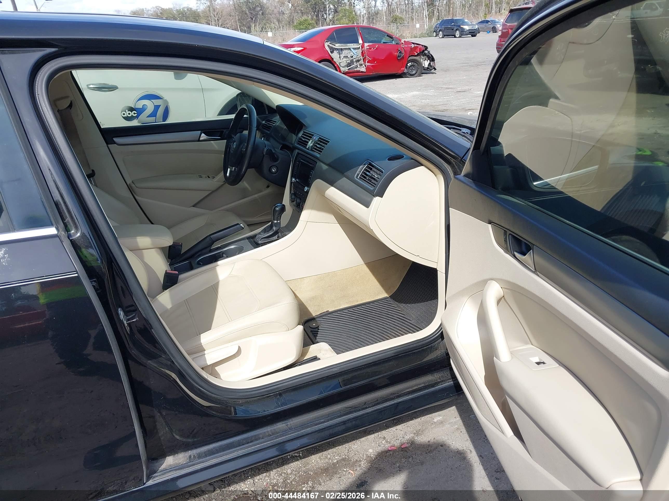 VOLKSWAGEN PASSAT image 5