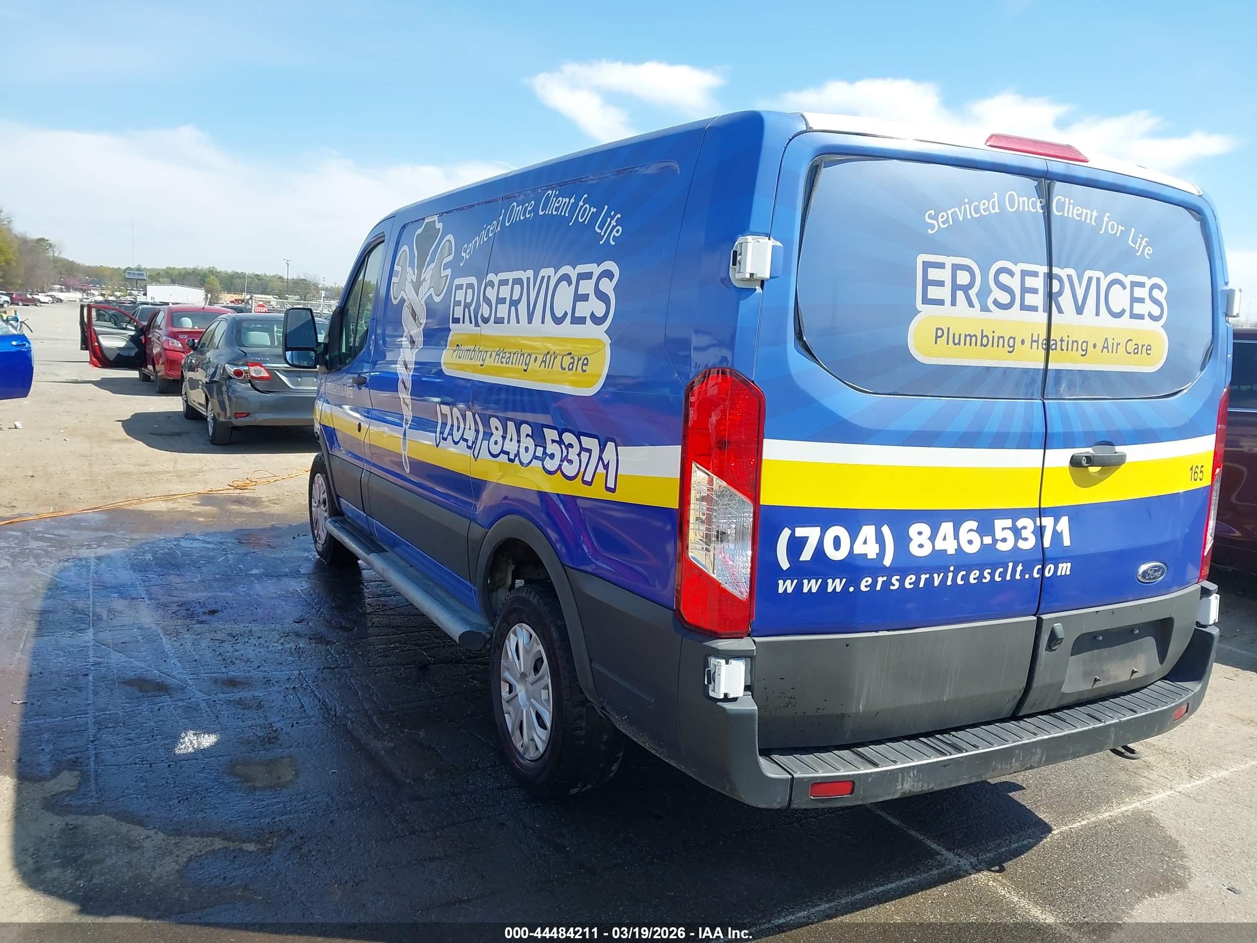 FORD TRANSIT-250 image 3