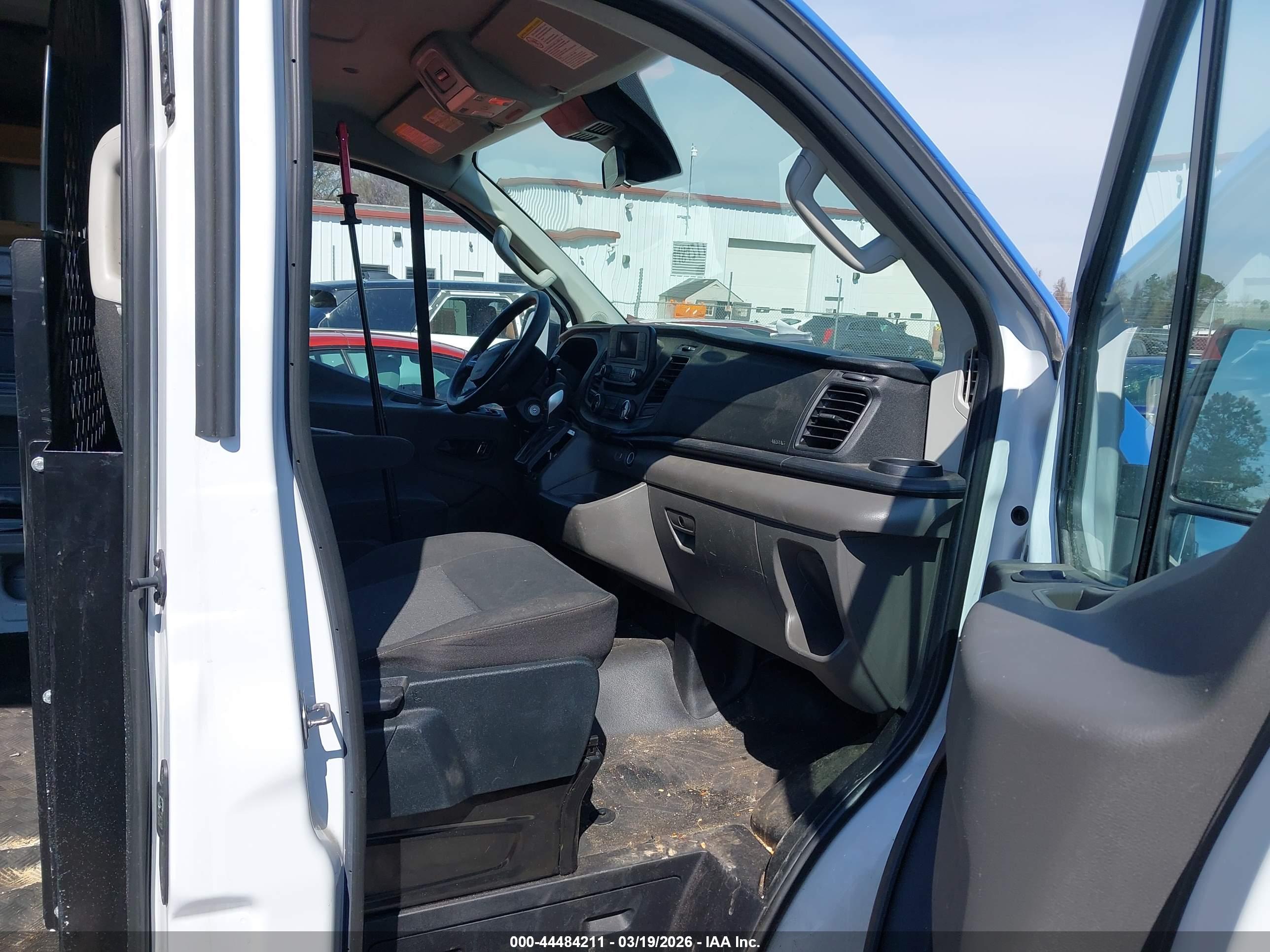 FORD TRANSIT-250 image 5