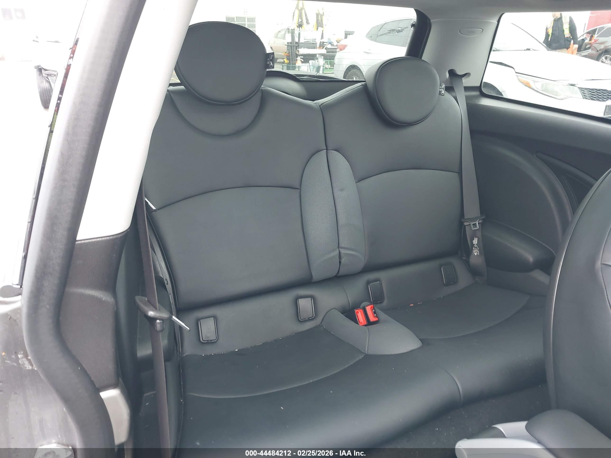 MINI COOPER image 8