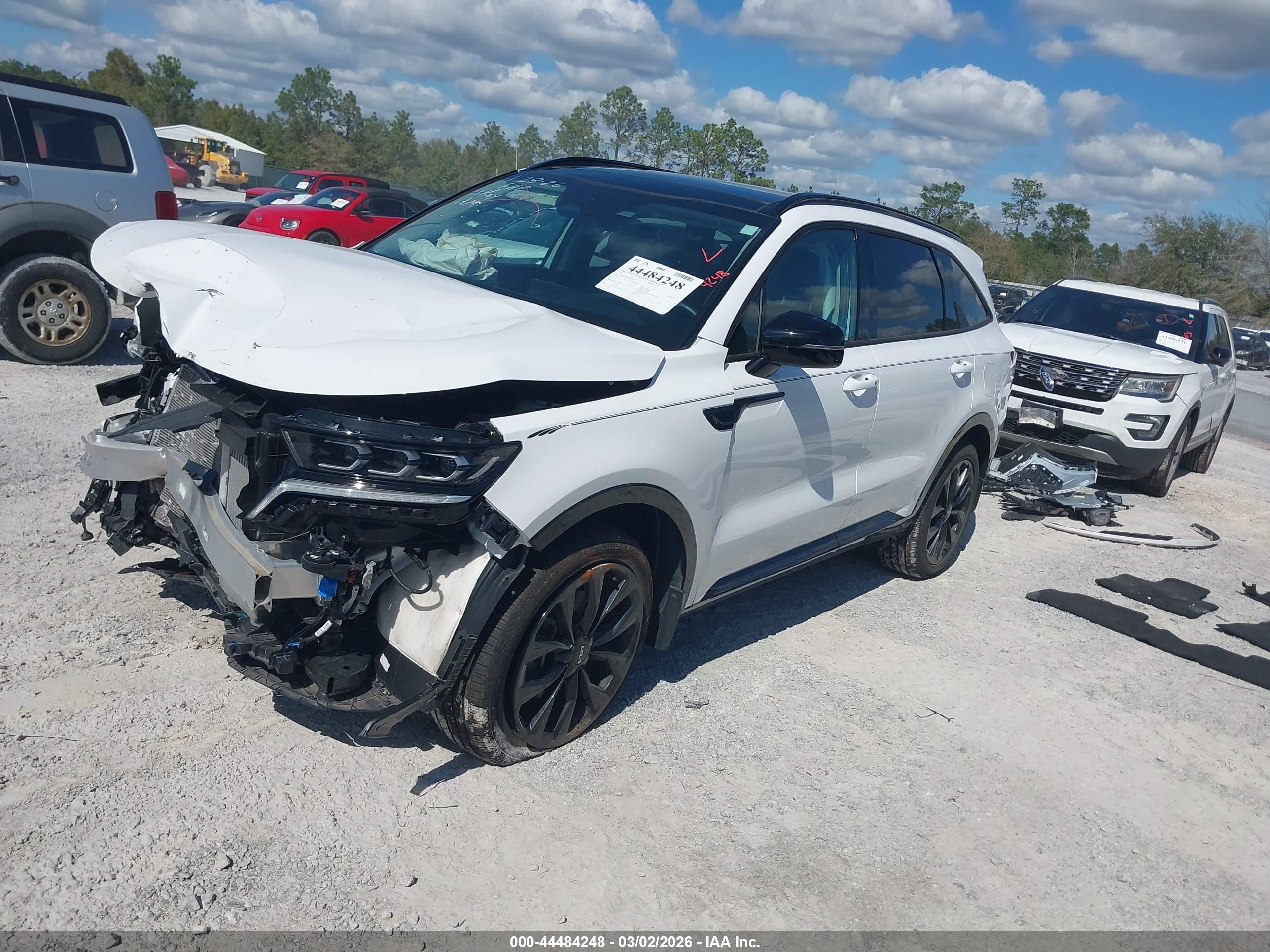 KIA SORENTO image 2