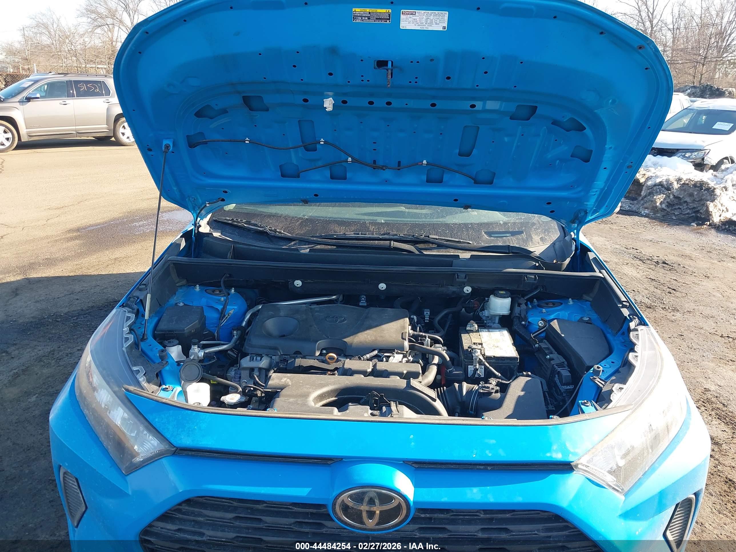 TOYOTA RAV4 image 10