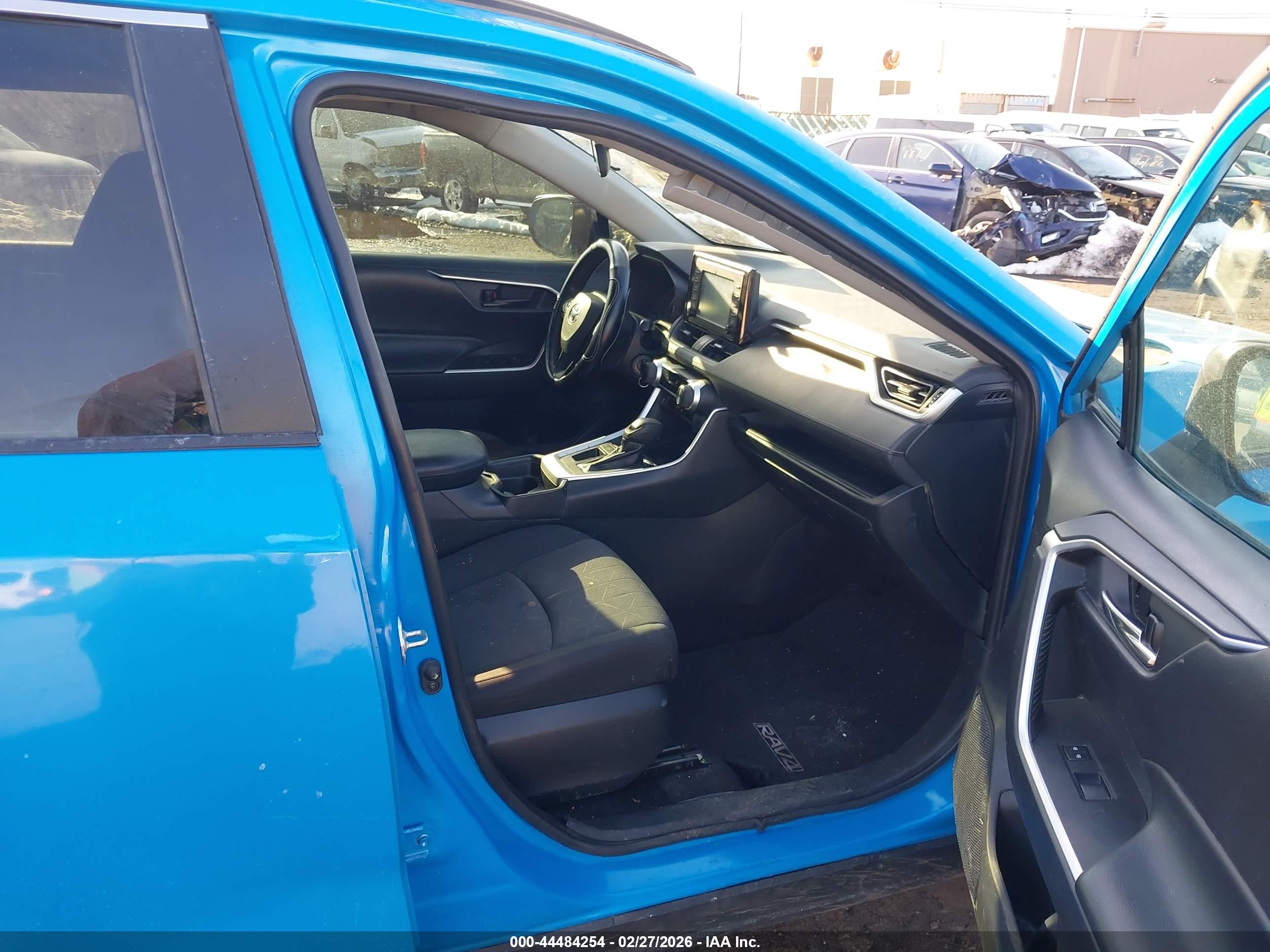 TOYOTA RAV4 image 5