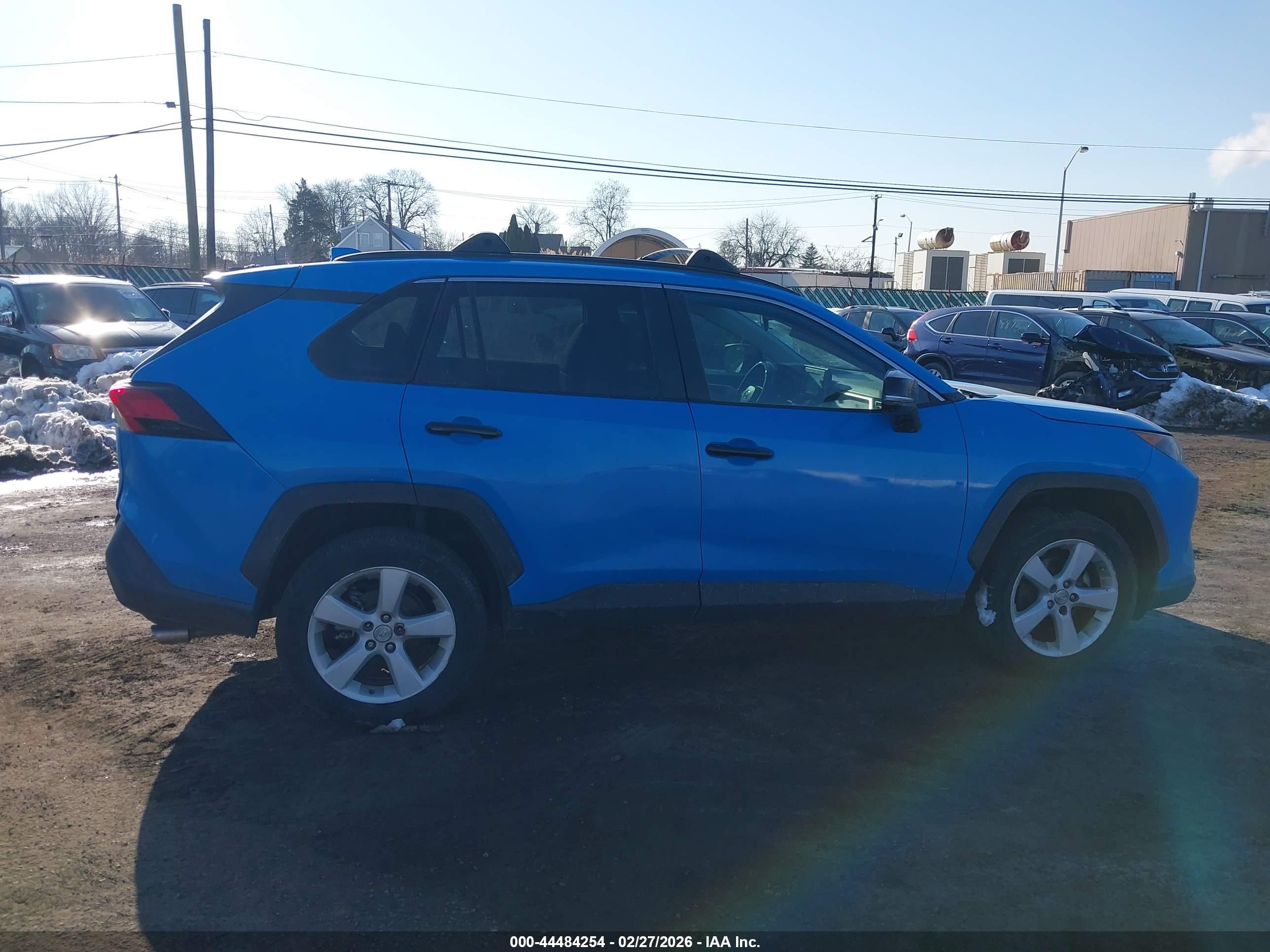 TOYOTA RAV4 image 6