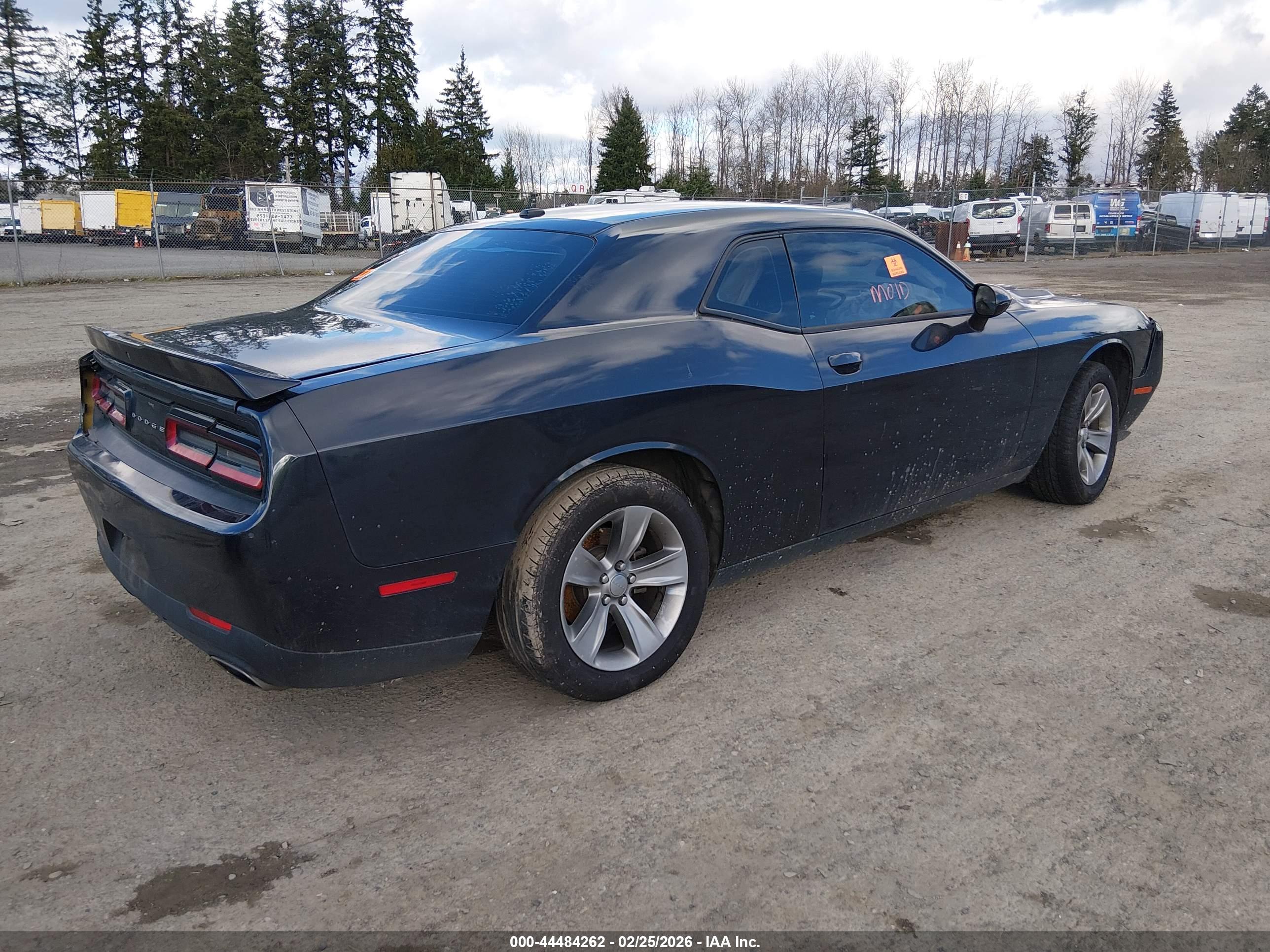 DODGE CHALLENGER image 4