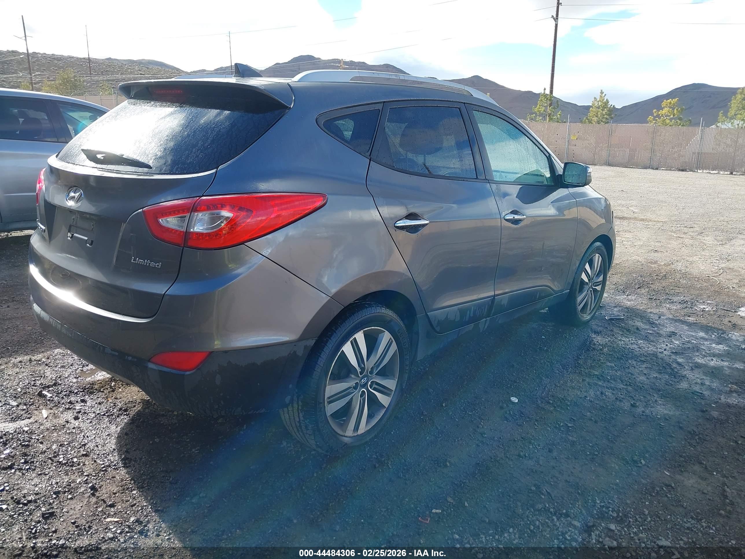 HYUNDAI TUCSON image 4